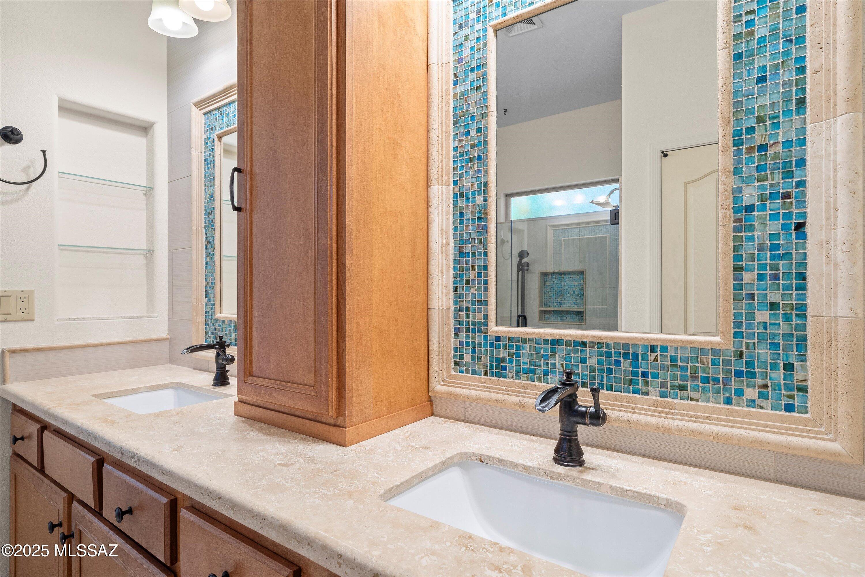 2426 E Desert Pueblo Pass