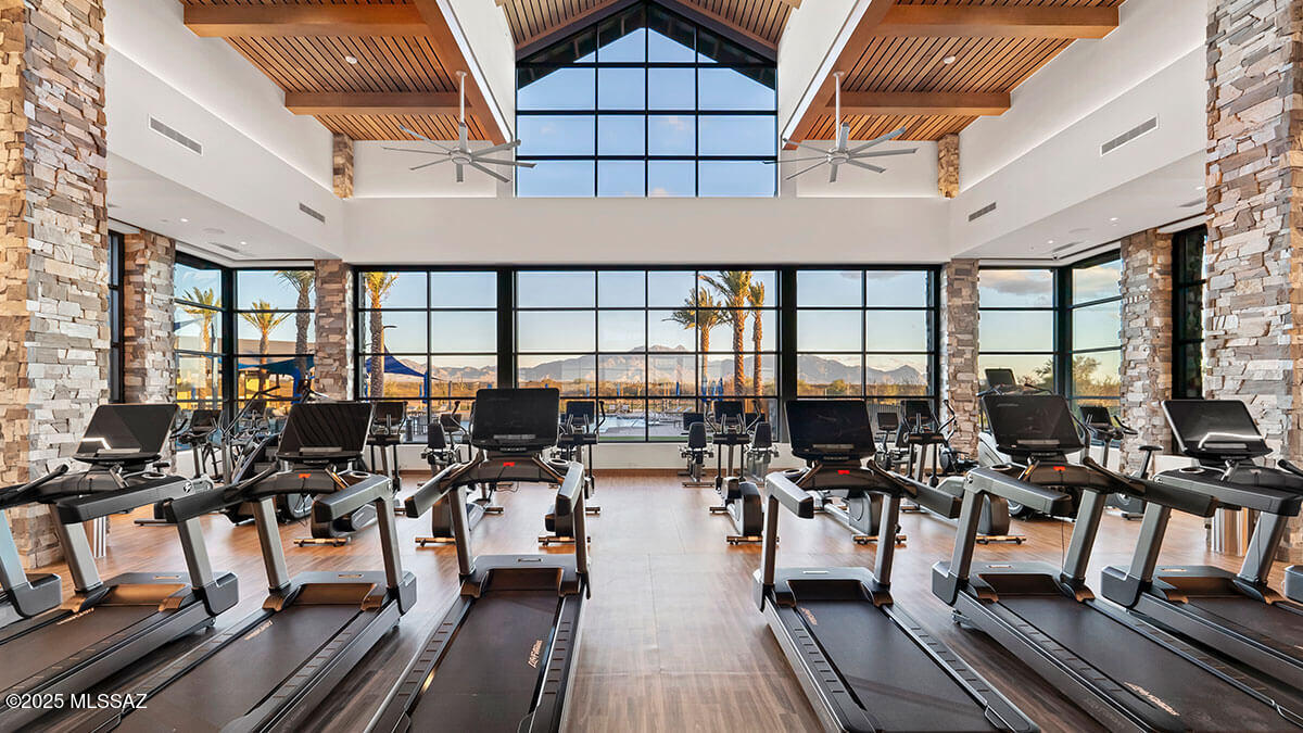 2426 E Desert Pueblo Pass