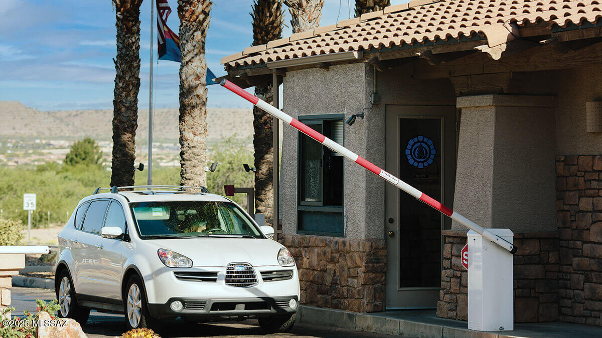 2426 E Desert Pueblo Pass