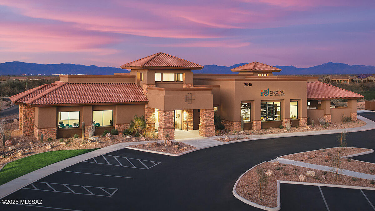 2426 E Desert Pueblo Pass