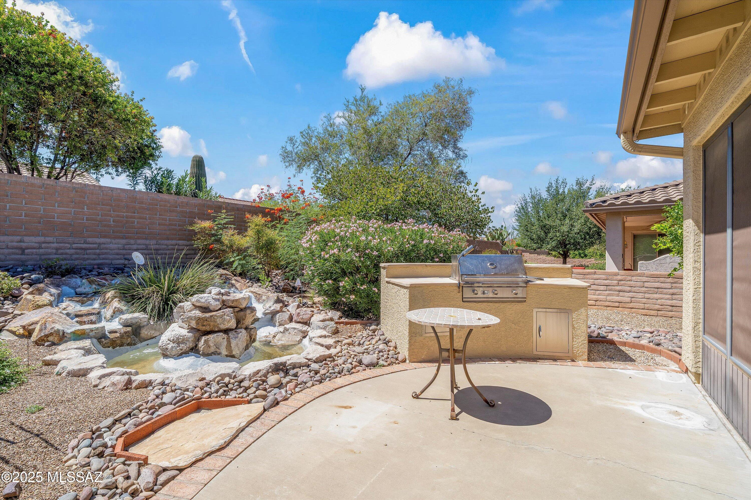 2426 E Desert Pueblo Pass