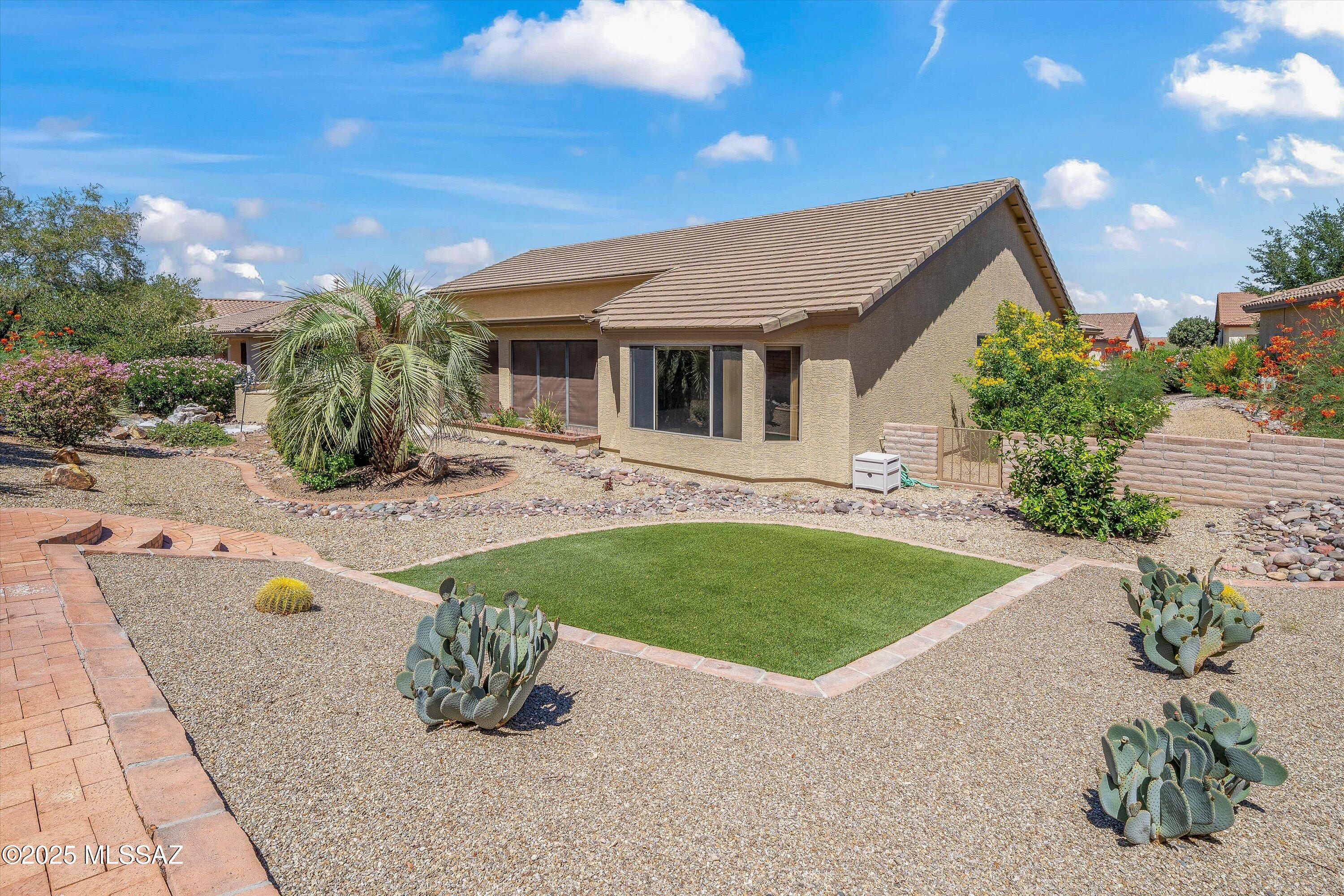 2426 E Desert Pueblo Pass