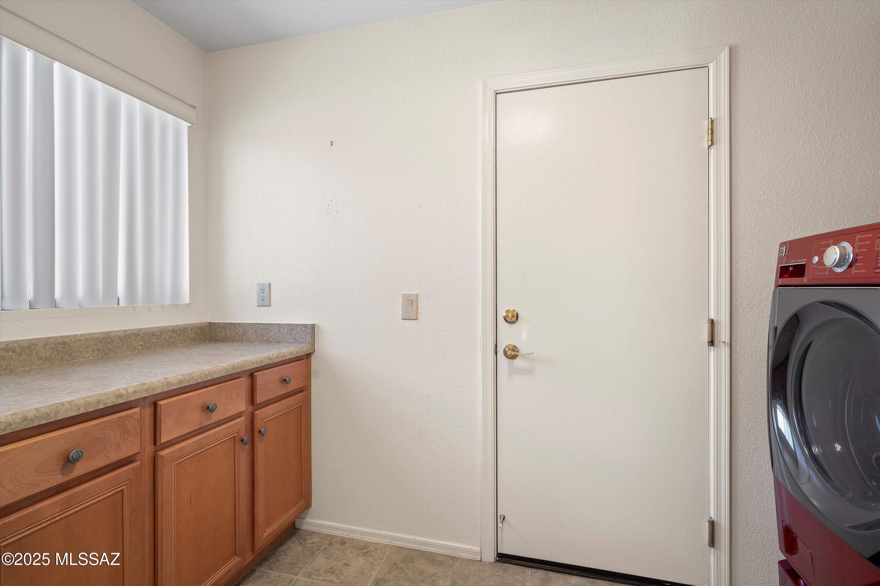 2426 E Desert Pueblo Pass