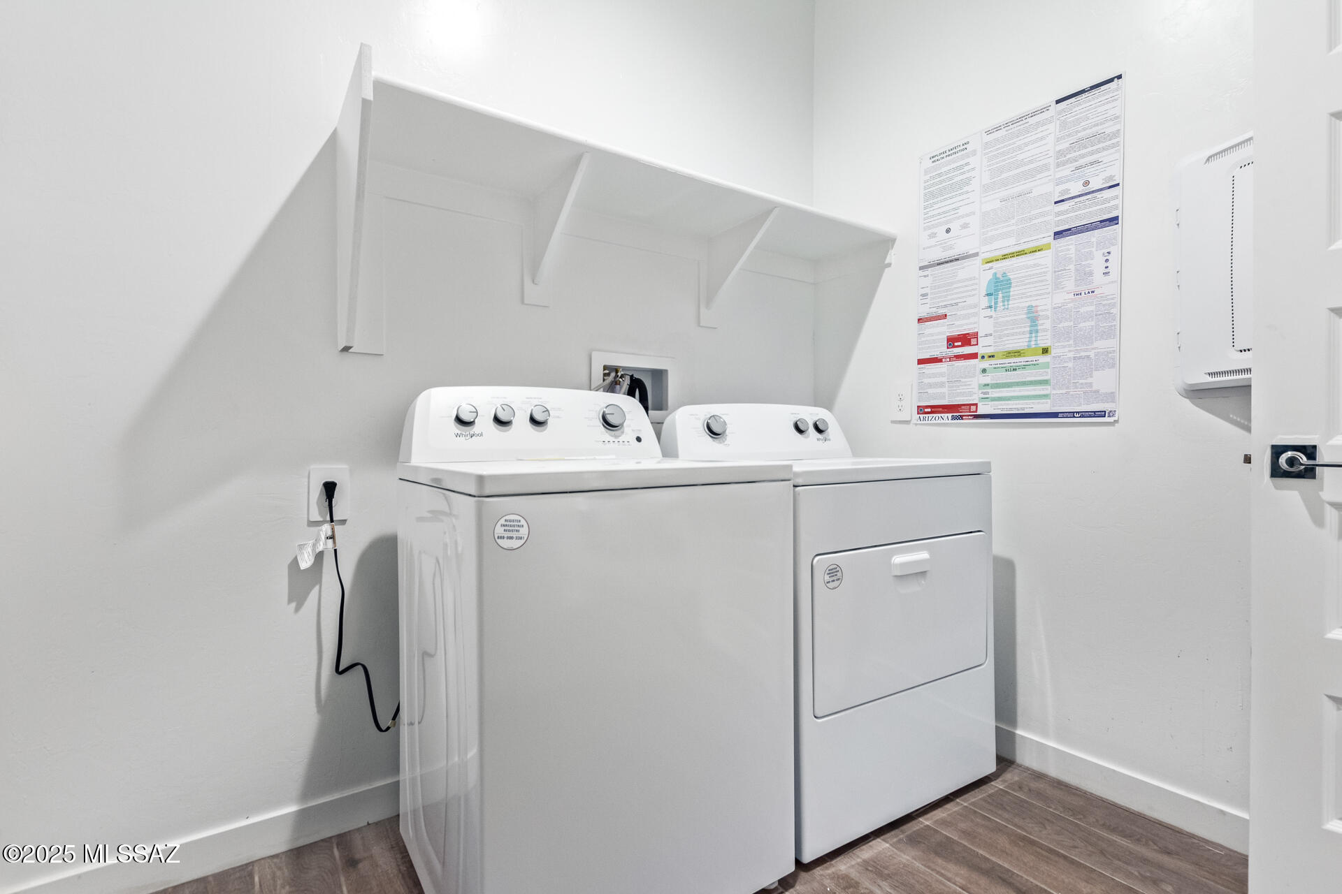 943 S Grantham Avenue