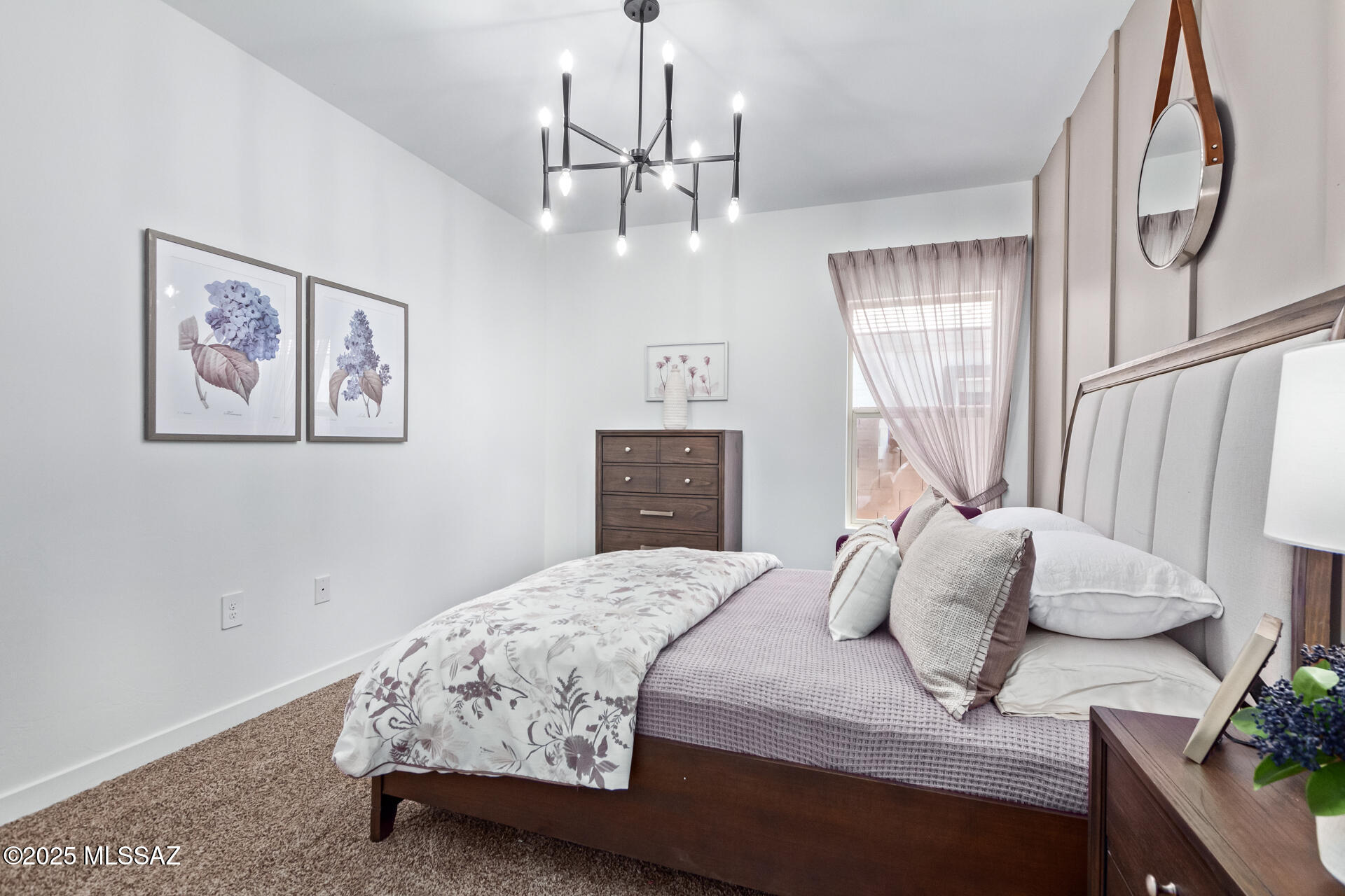 943 S Grantham Avenue