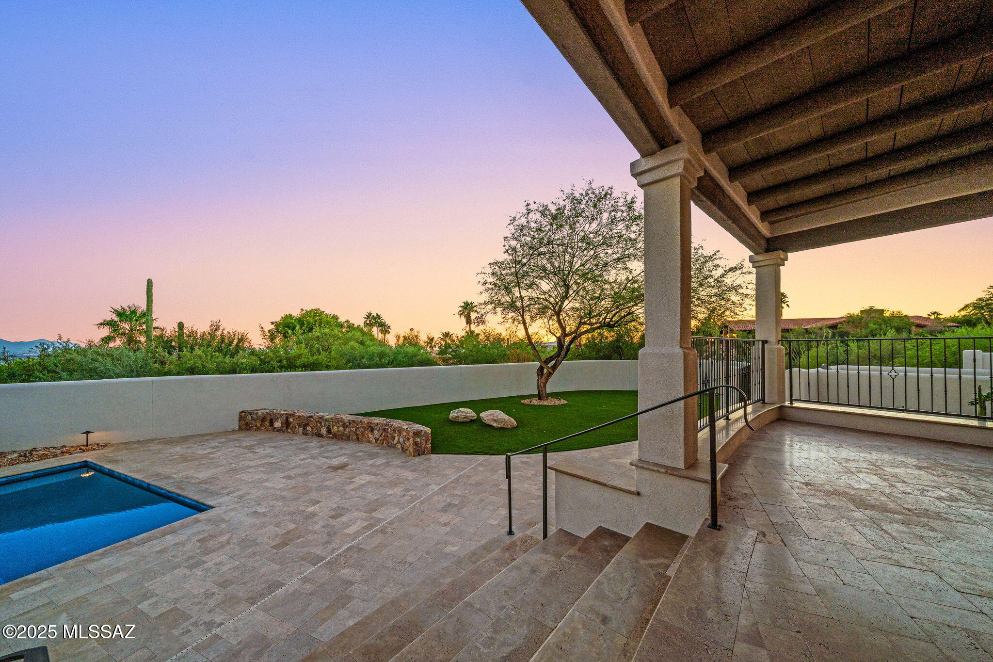 7370 N Catalina Ridge Drive