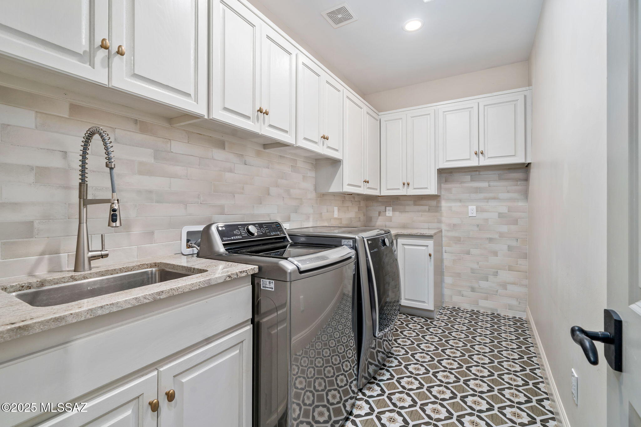 7370 N Catalina Ridge Drive