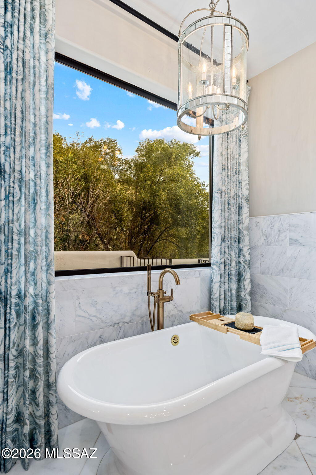 7370 N Catalina Ridge Drive