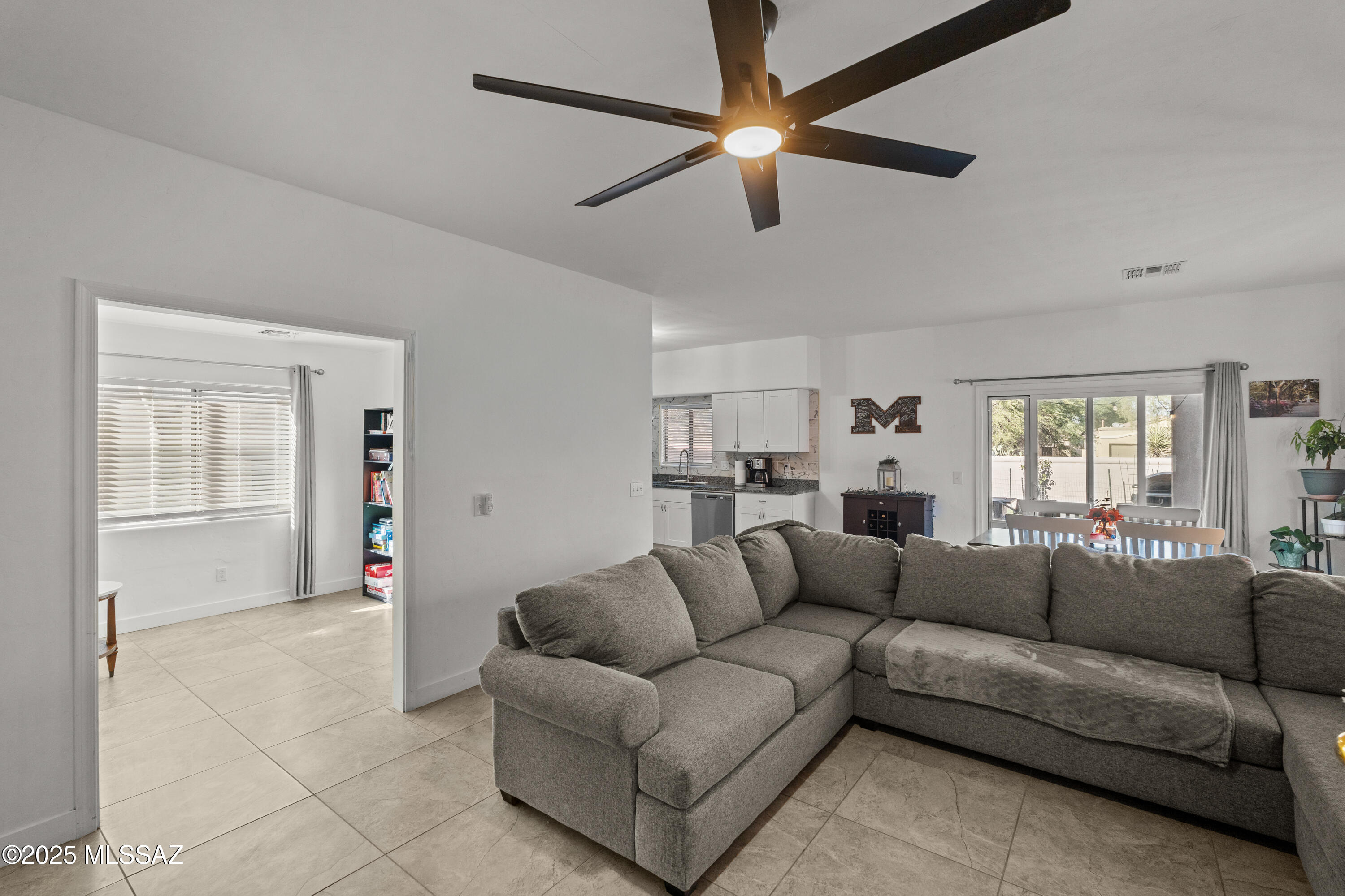 147 E Calle Puente Azul