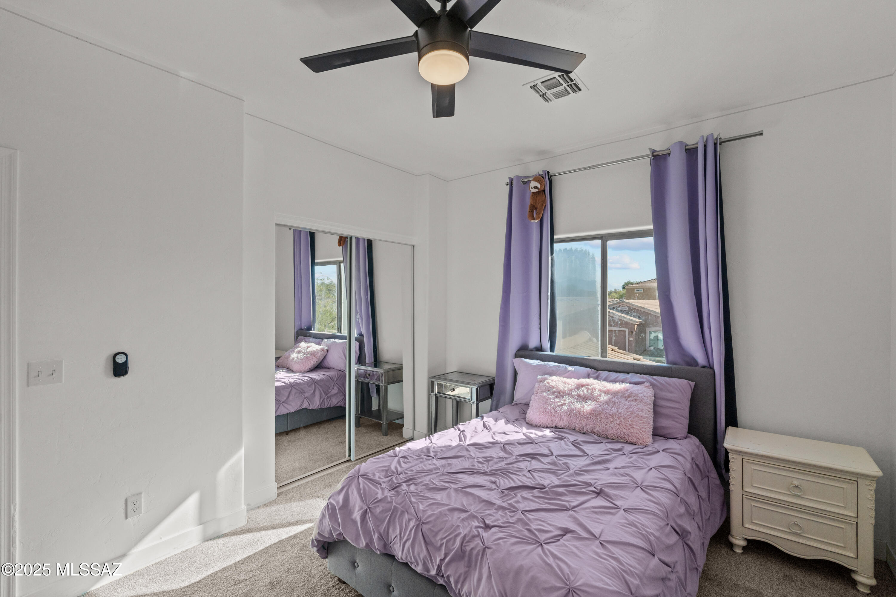 147 E Calle Puente Azul