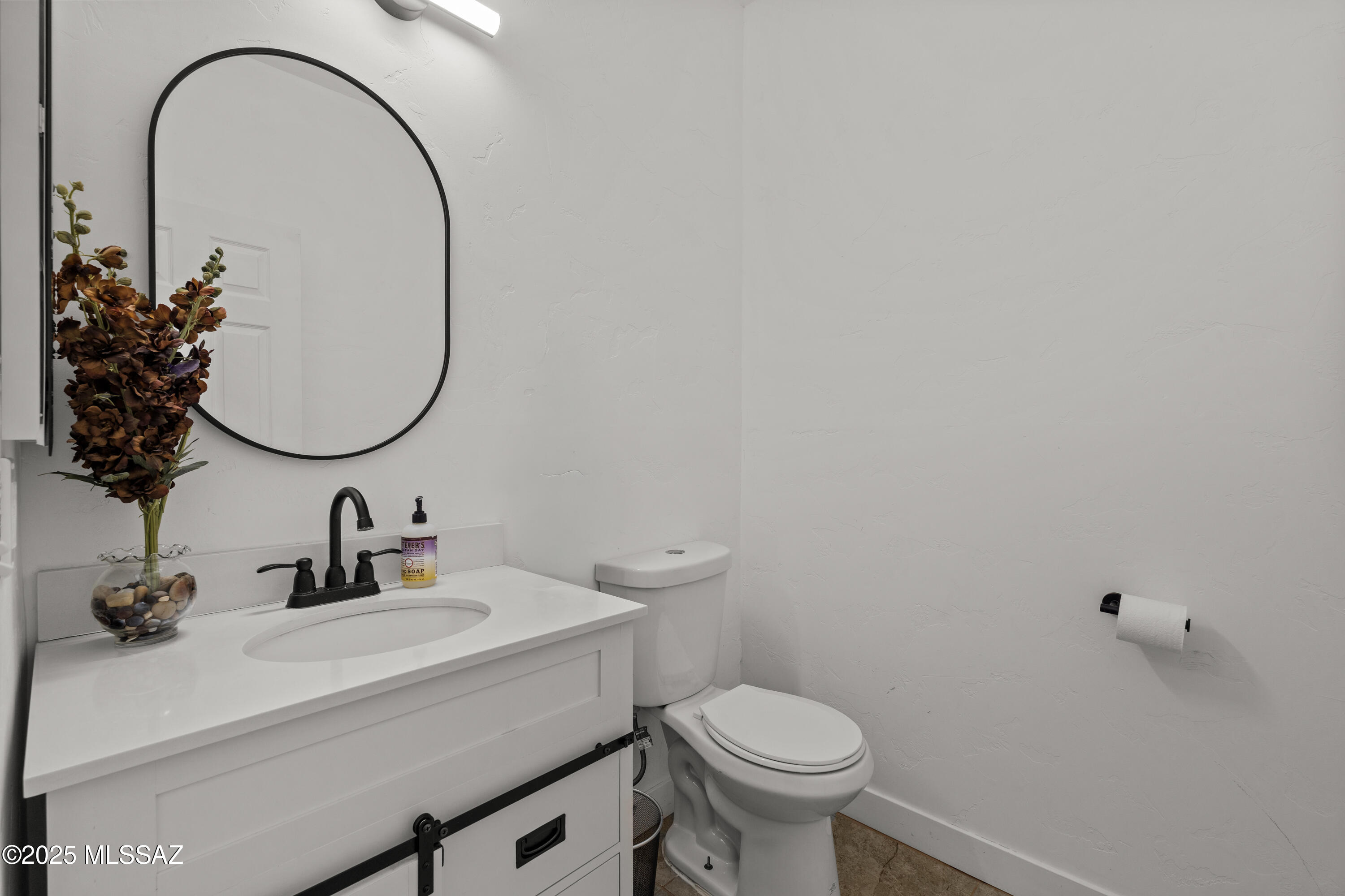 147 E Calle Puente Azul