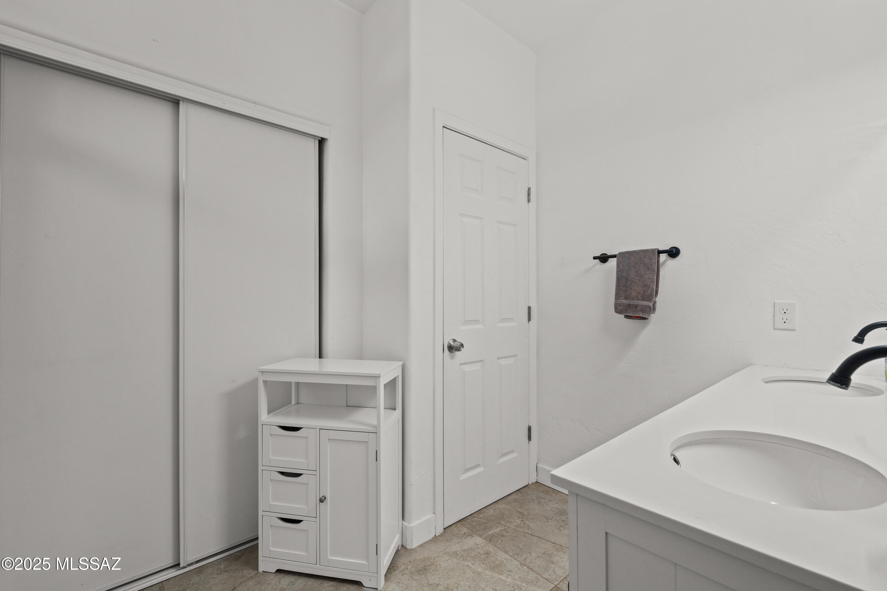 147 E Calle Puente Azul