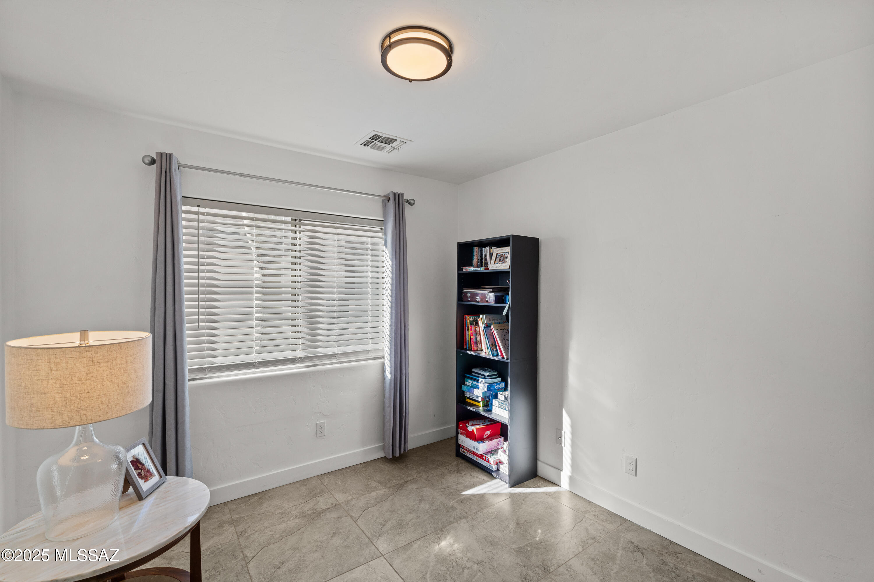 147 E Calle Puente Azul