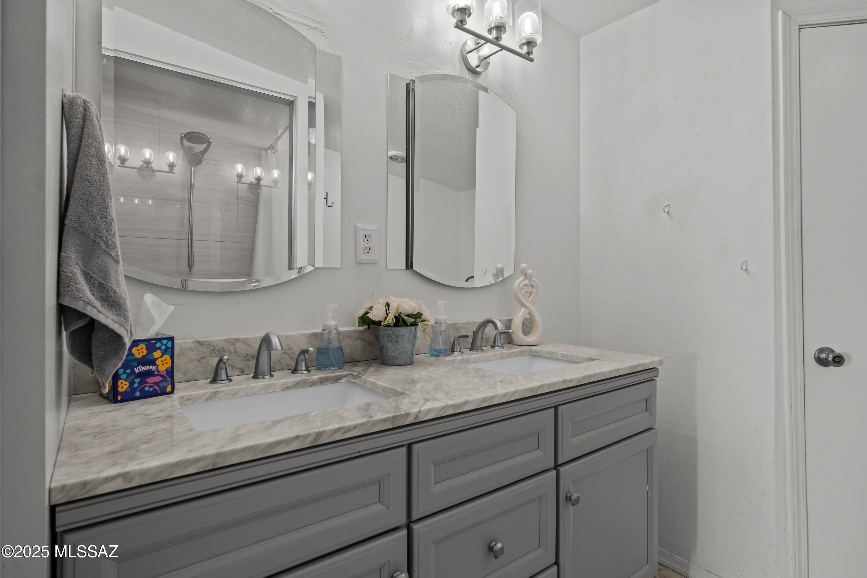 15757 S Red Horizon Trail