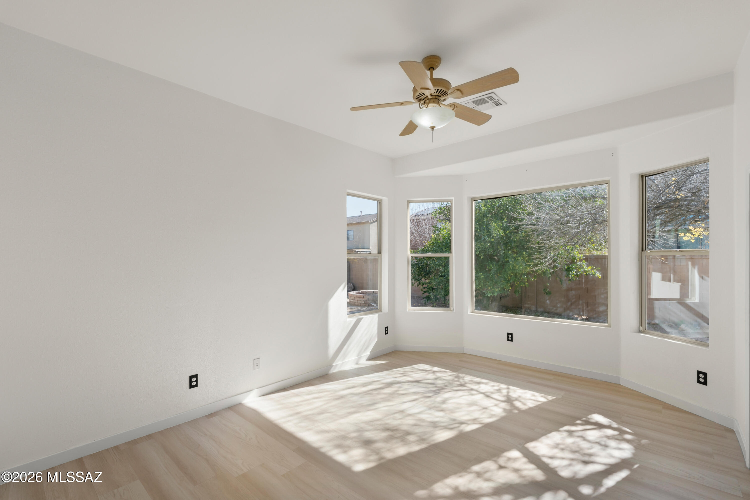 86 E Camino Rancho Cielo