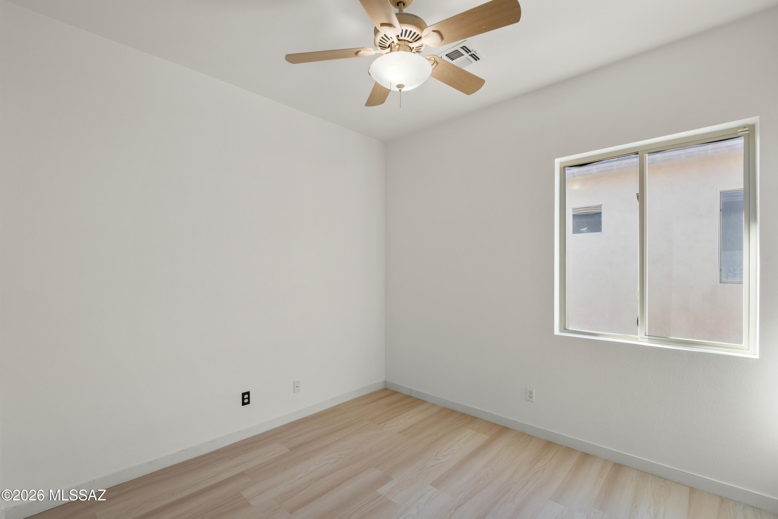 86 E Camino Rancho Cielo