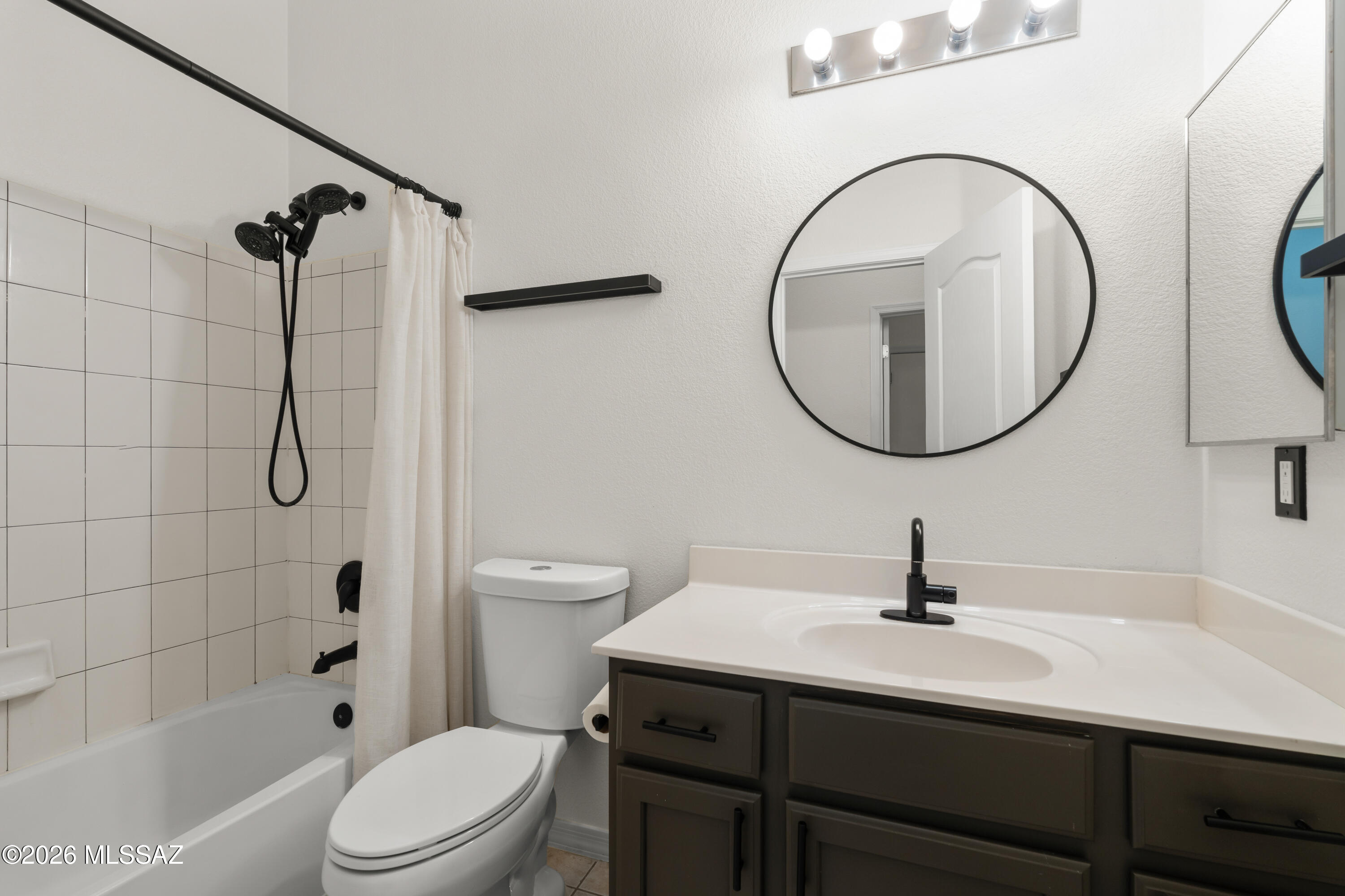 86 E Camino Rancho Cielo