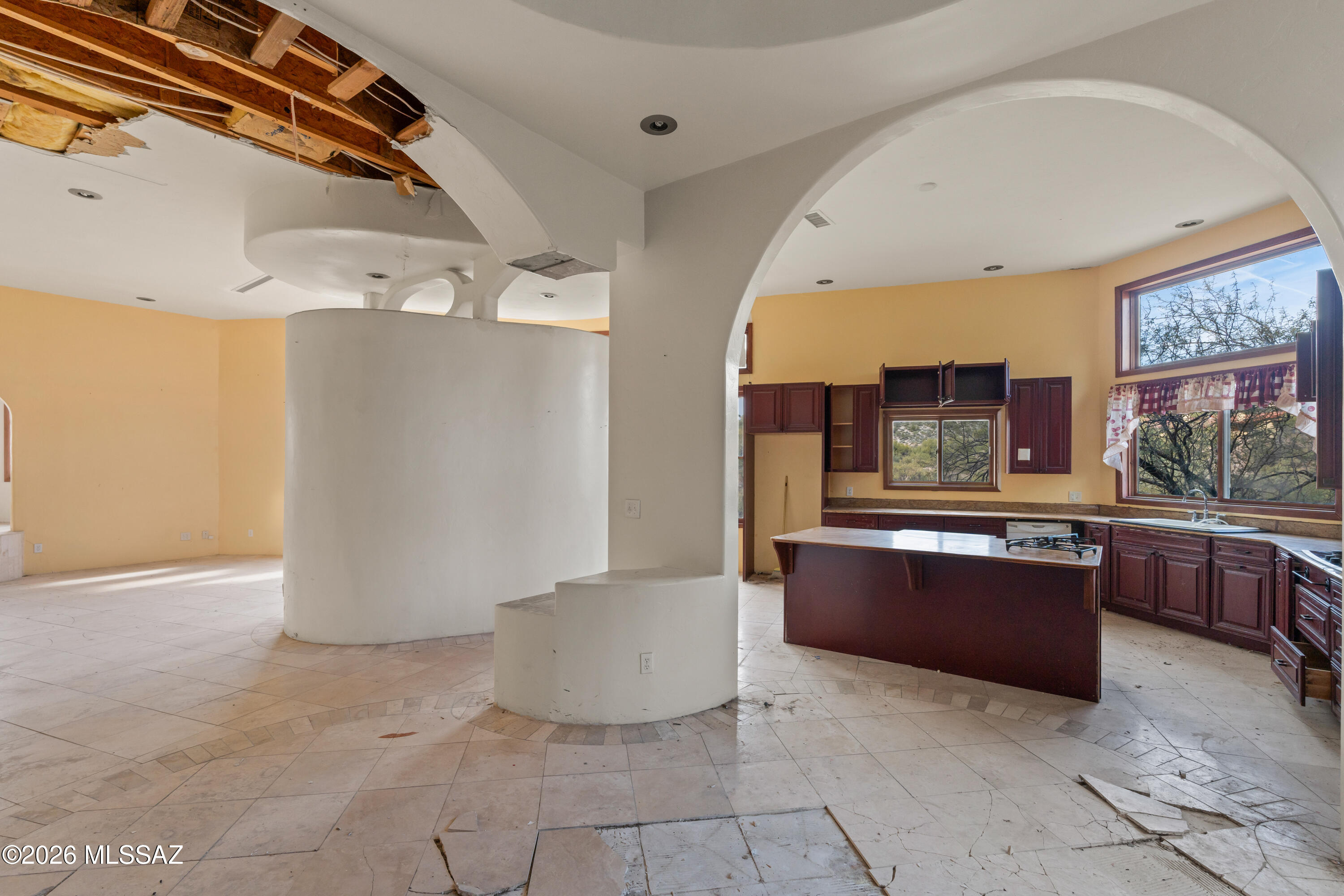 4031 E Bujia Primera