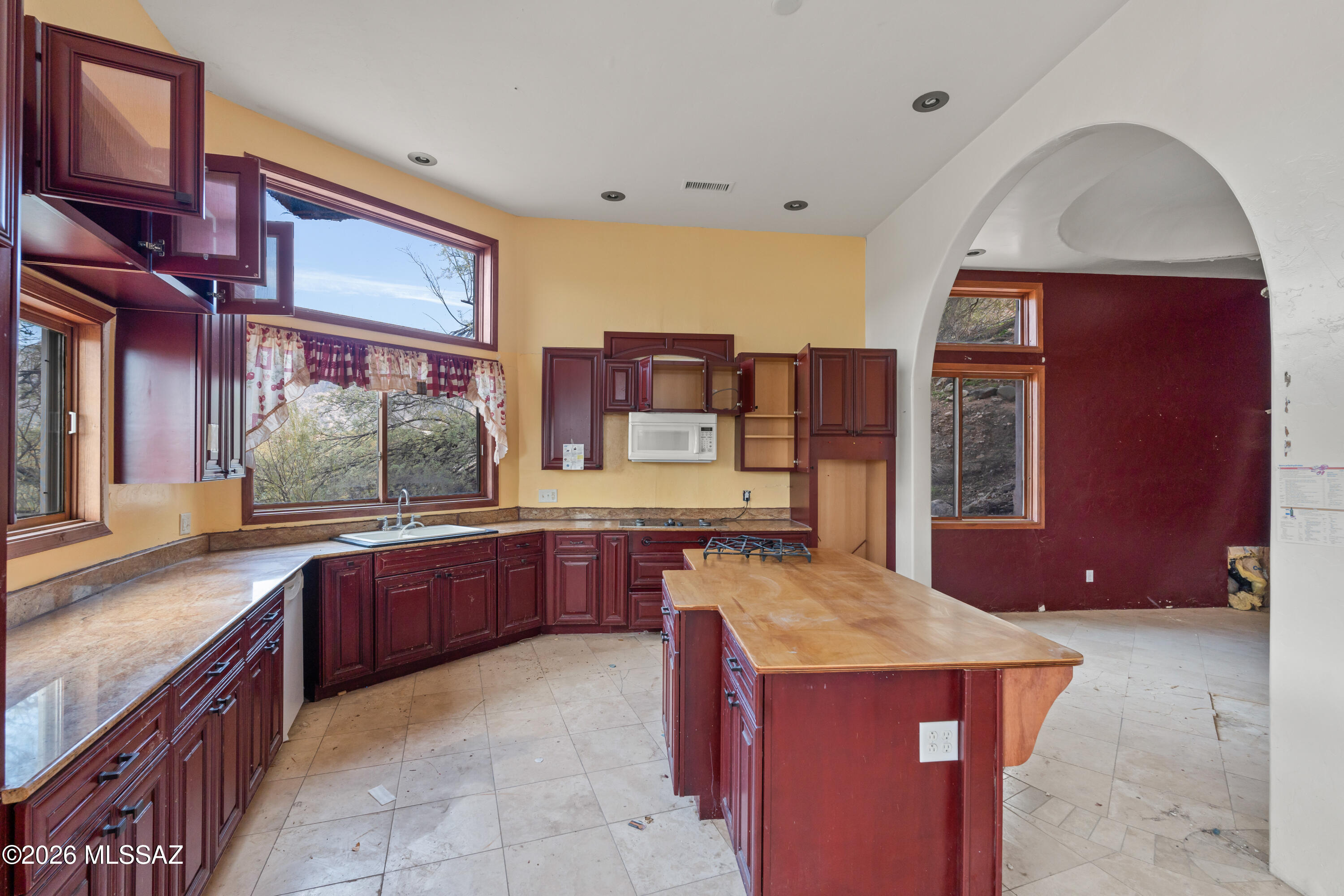 4031 E Bujia Primera