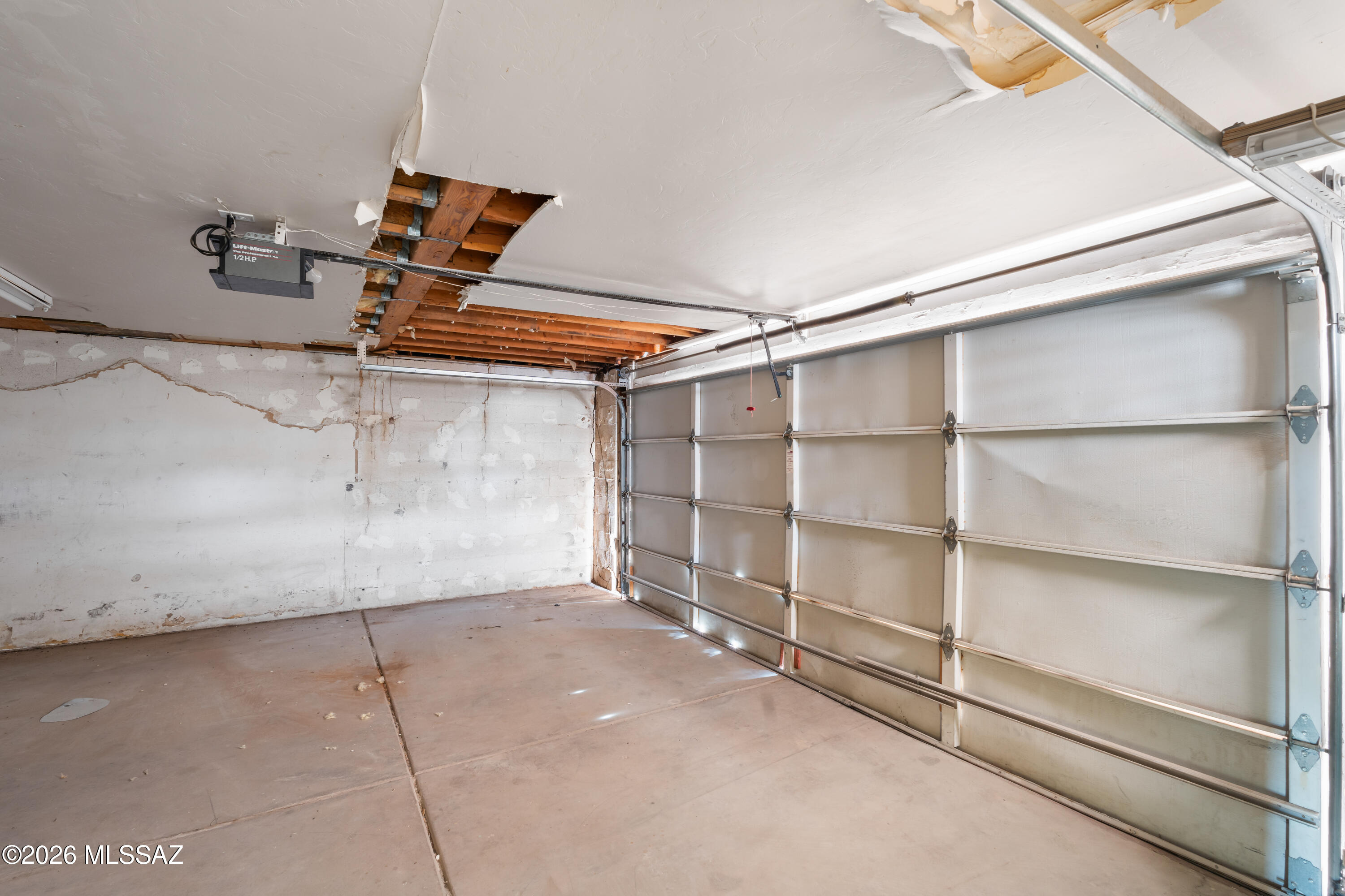 4031 E Bujia Primera