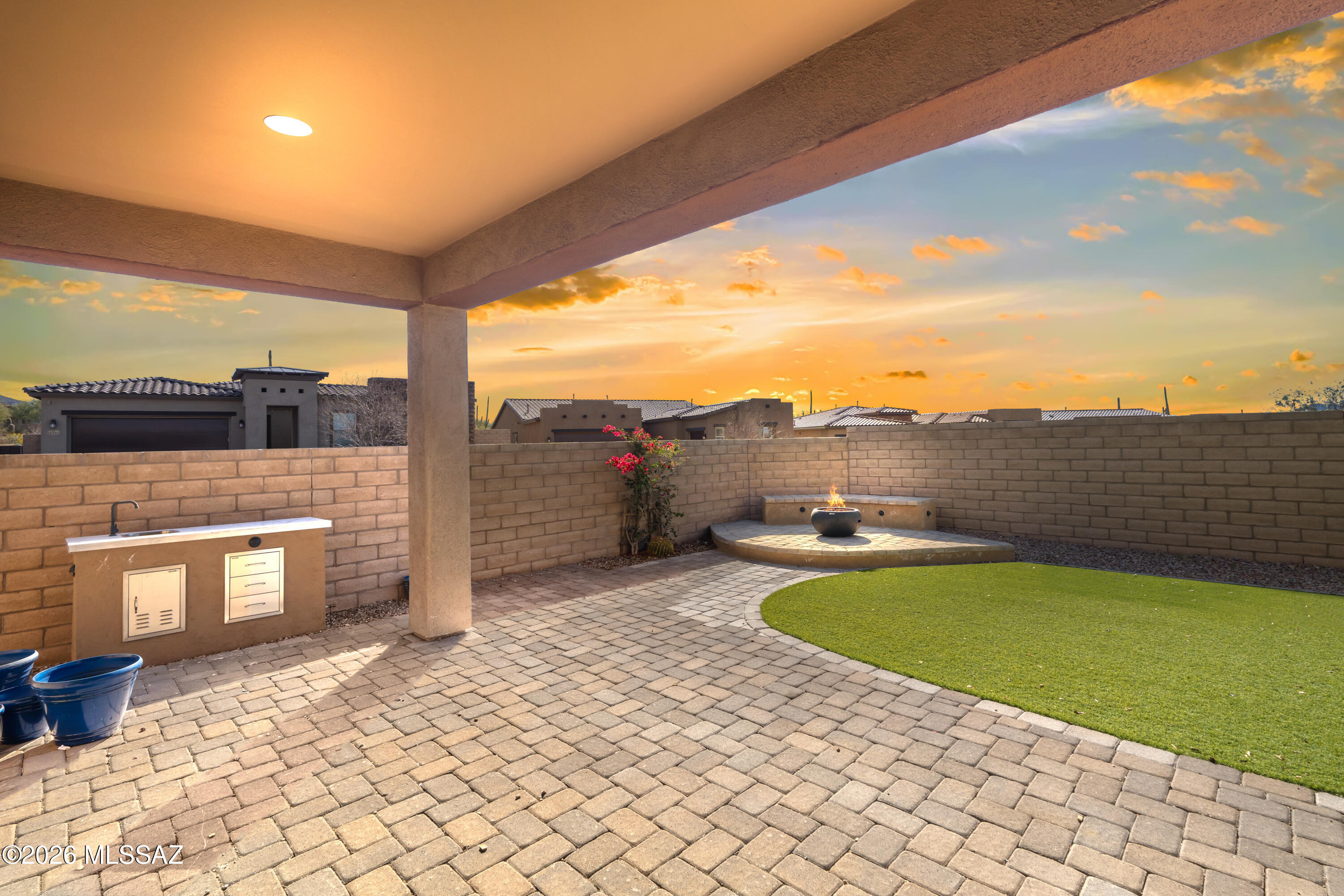 6891 W Foothills Acacia Place