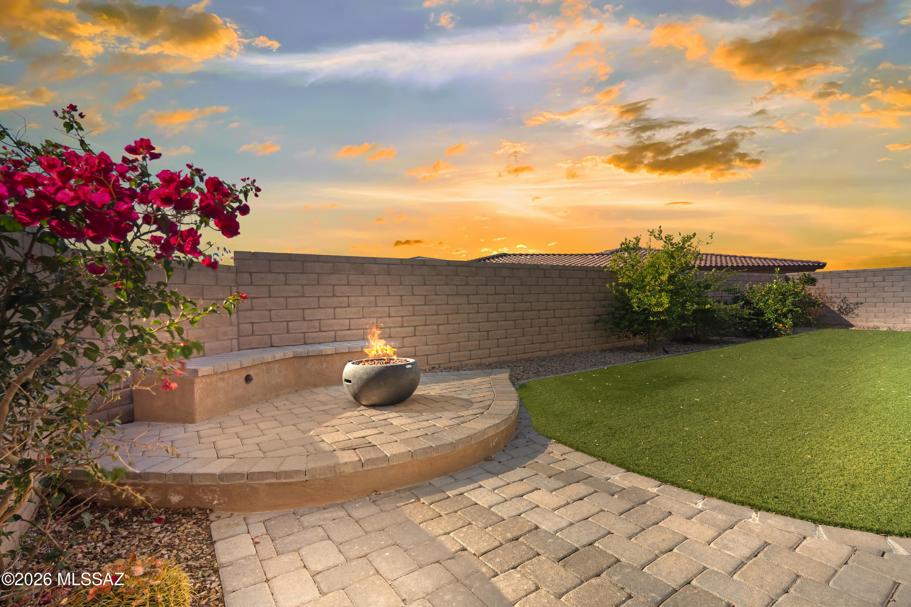 6891 W Foothills Acacia Place