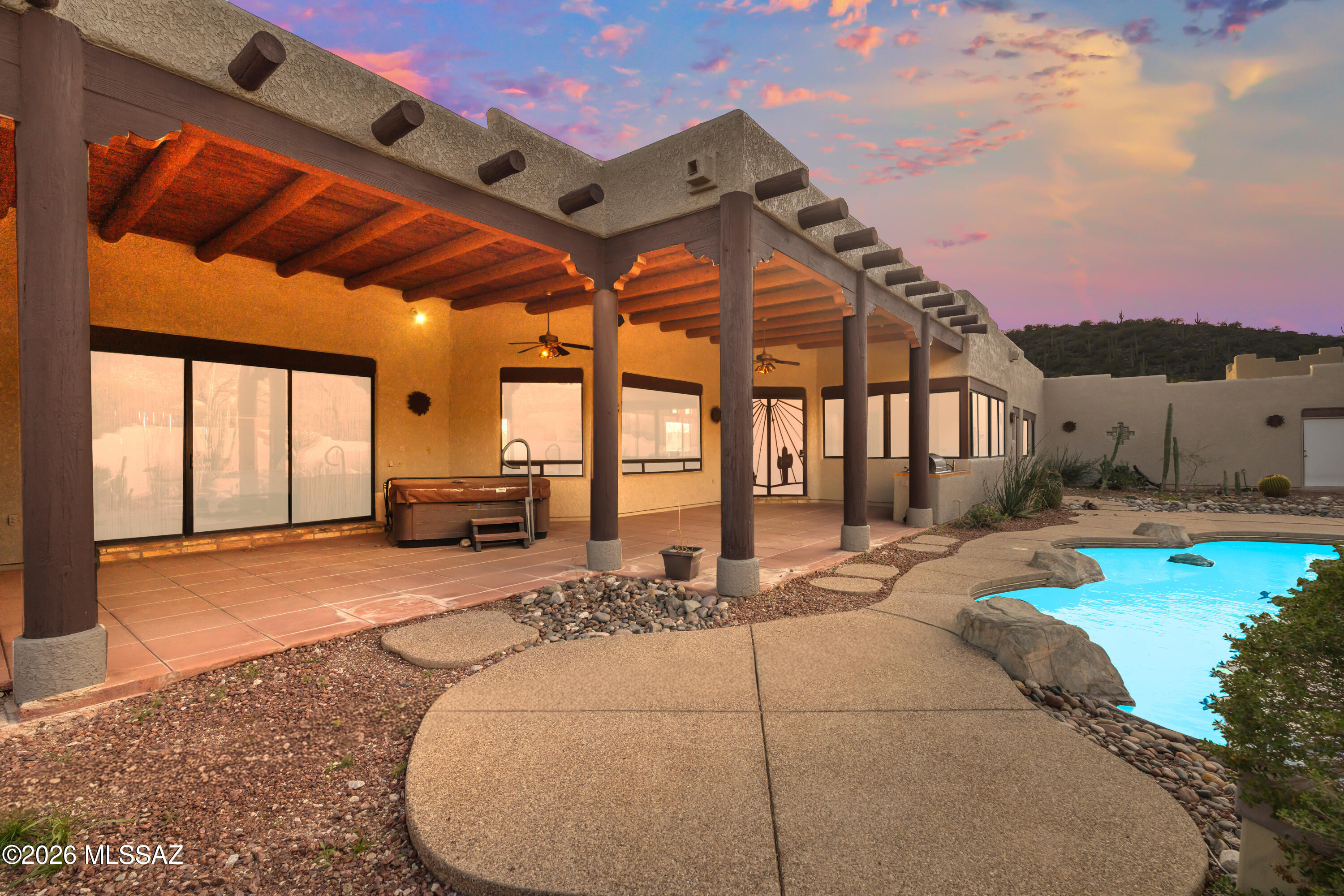 6290 E Placita El Vuelo