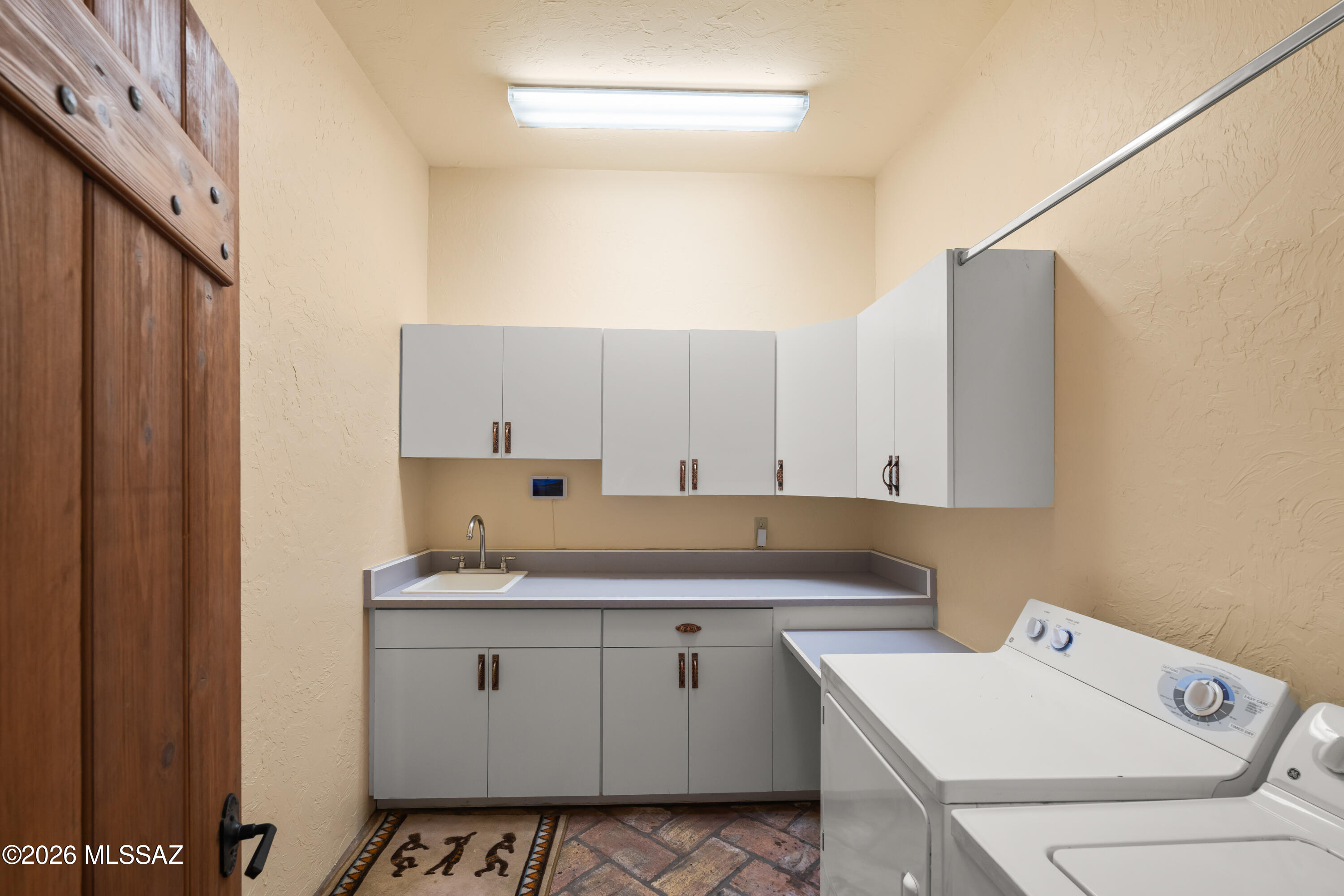 6290 E Placita El Vuelo