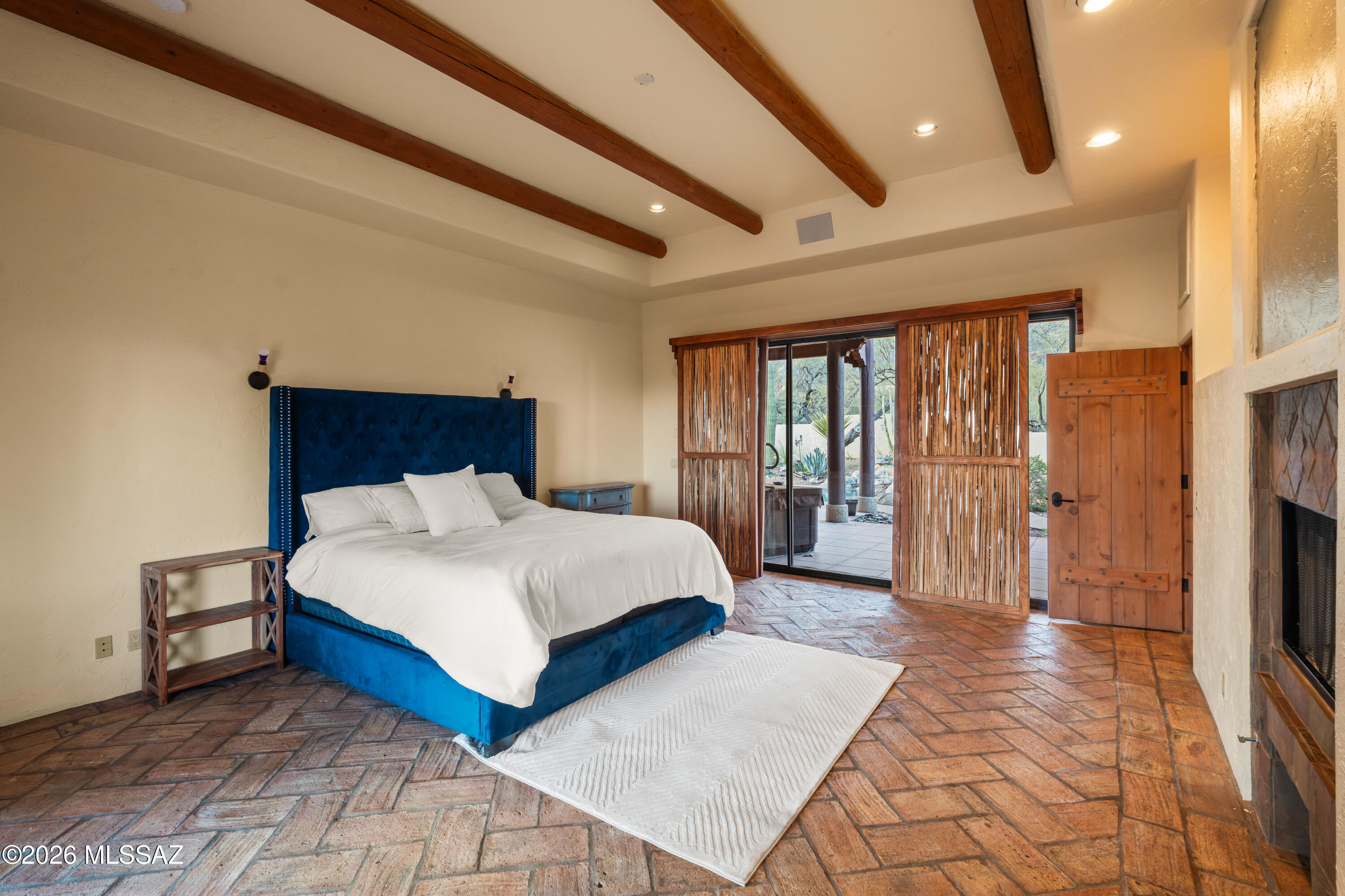 6290 E Placita El Vuelo