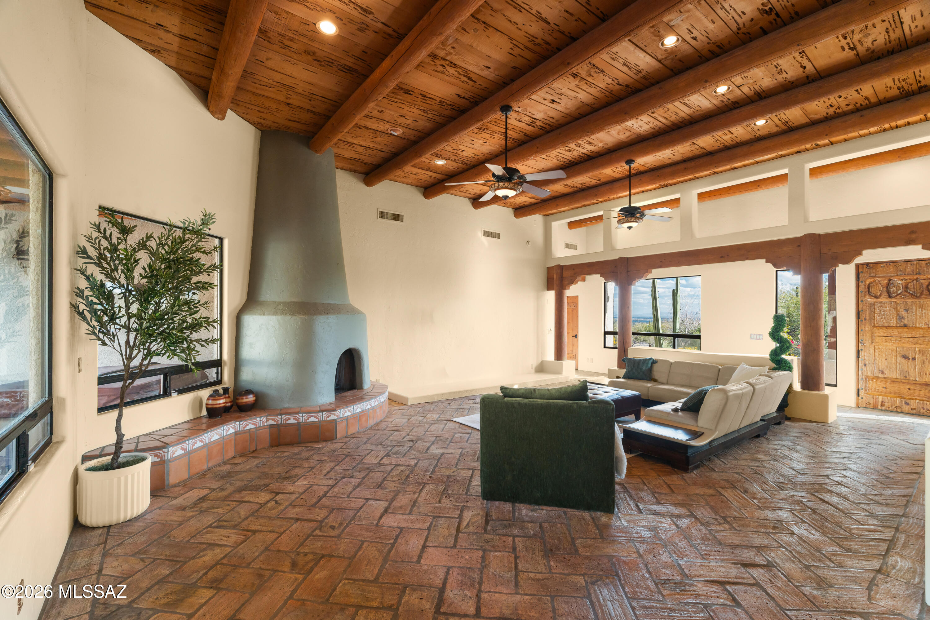 6290 E Placita El Vuelo