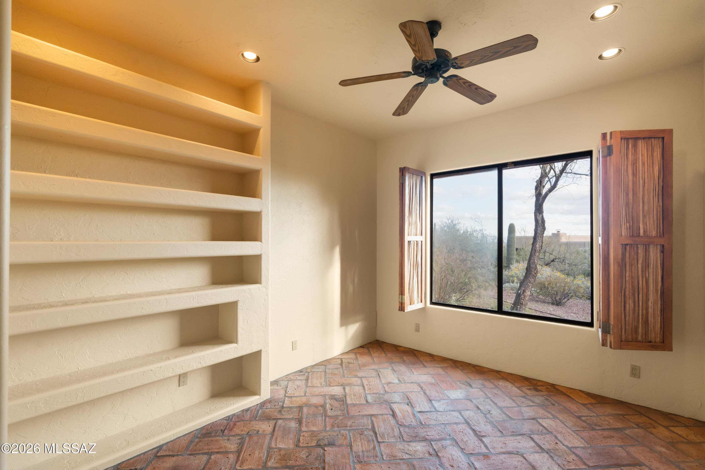 6290 E Placita El Vuelo