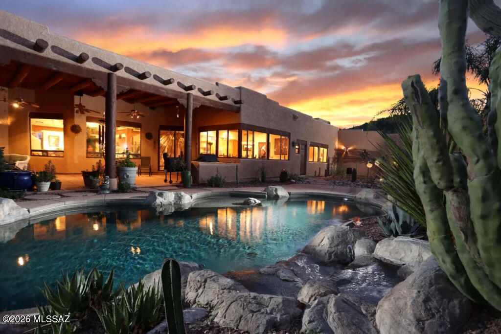 6290 E Placita El Vuelo