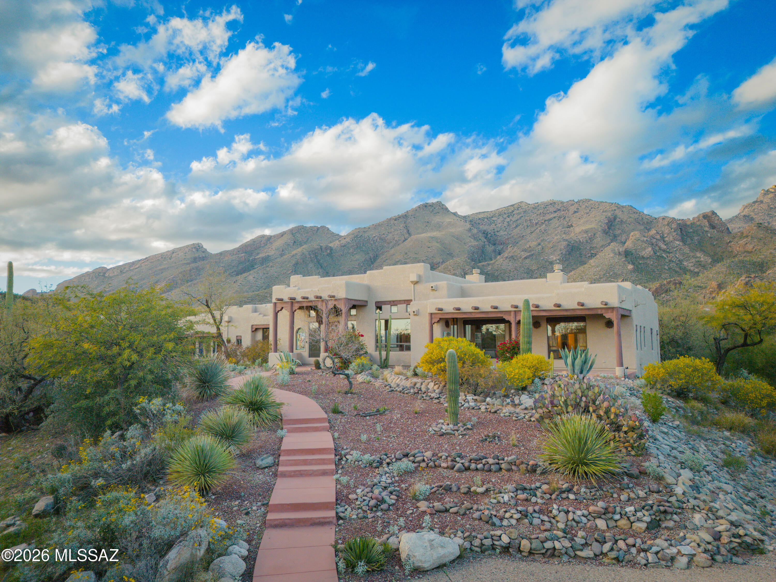 6290 E Placita El Vuelo