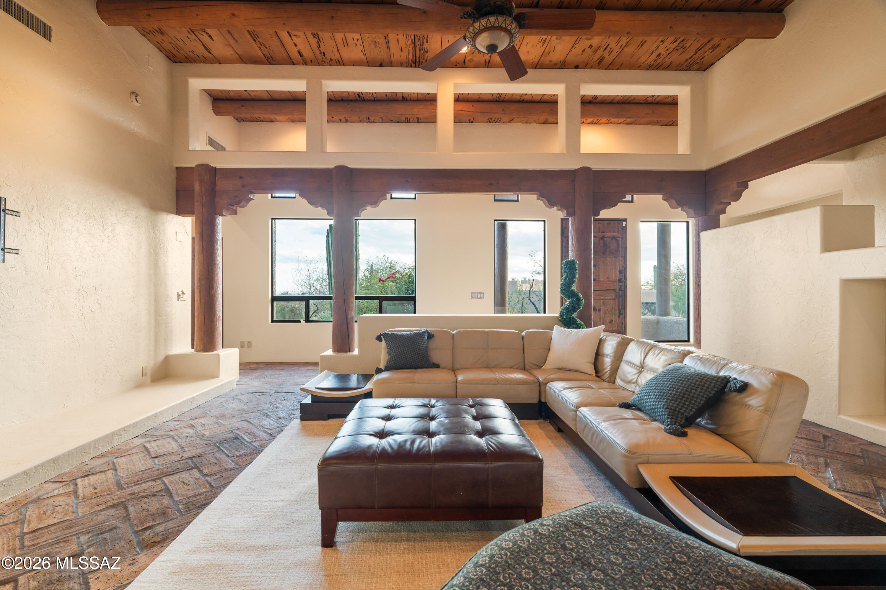 6290 E Placita El Vuelo