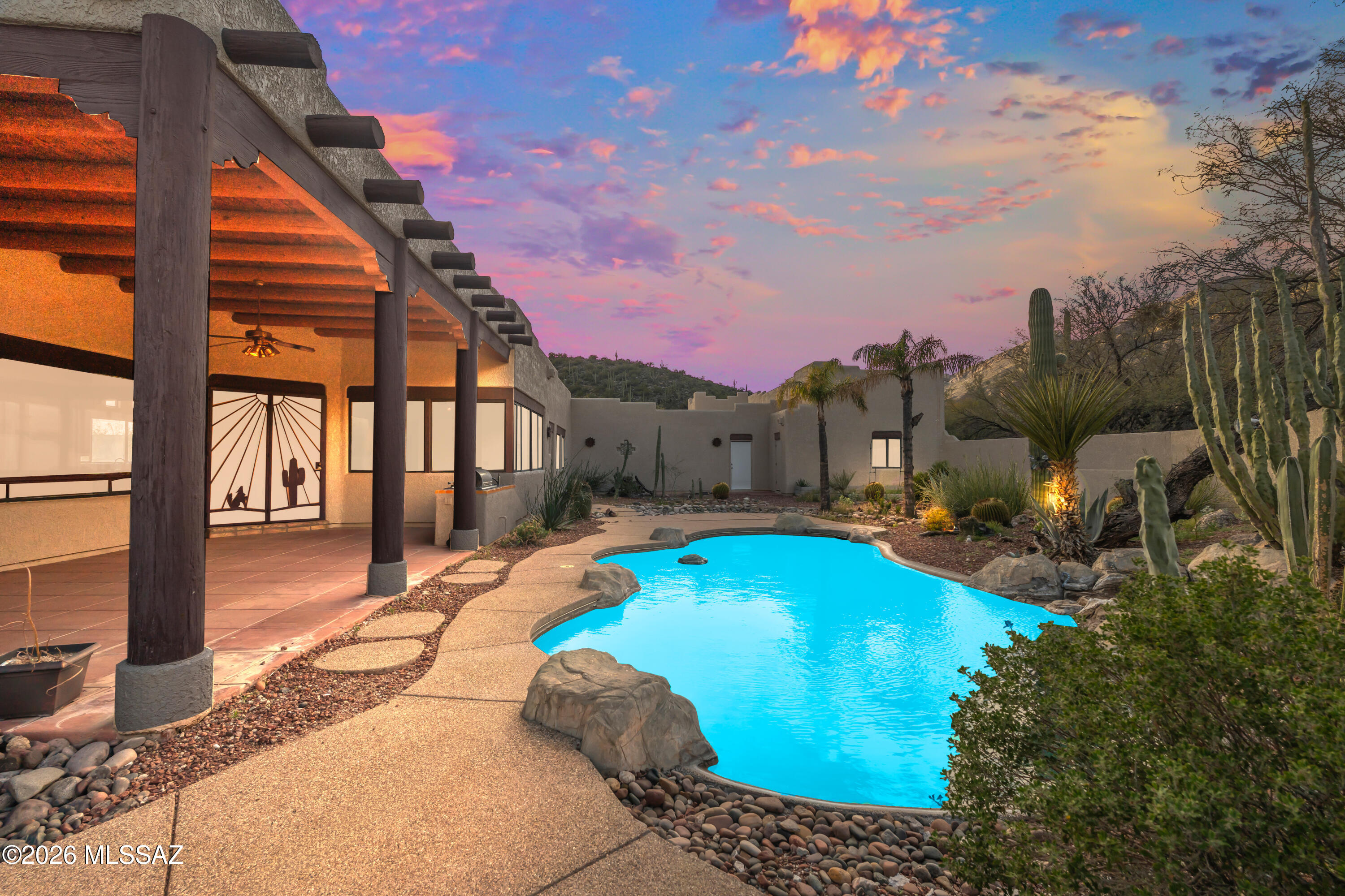 6290 E Placita El Vuelo