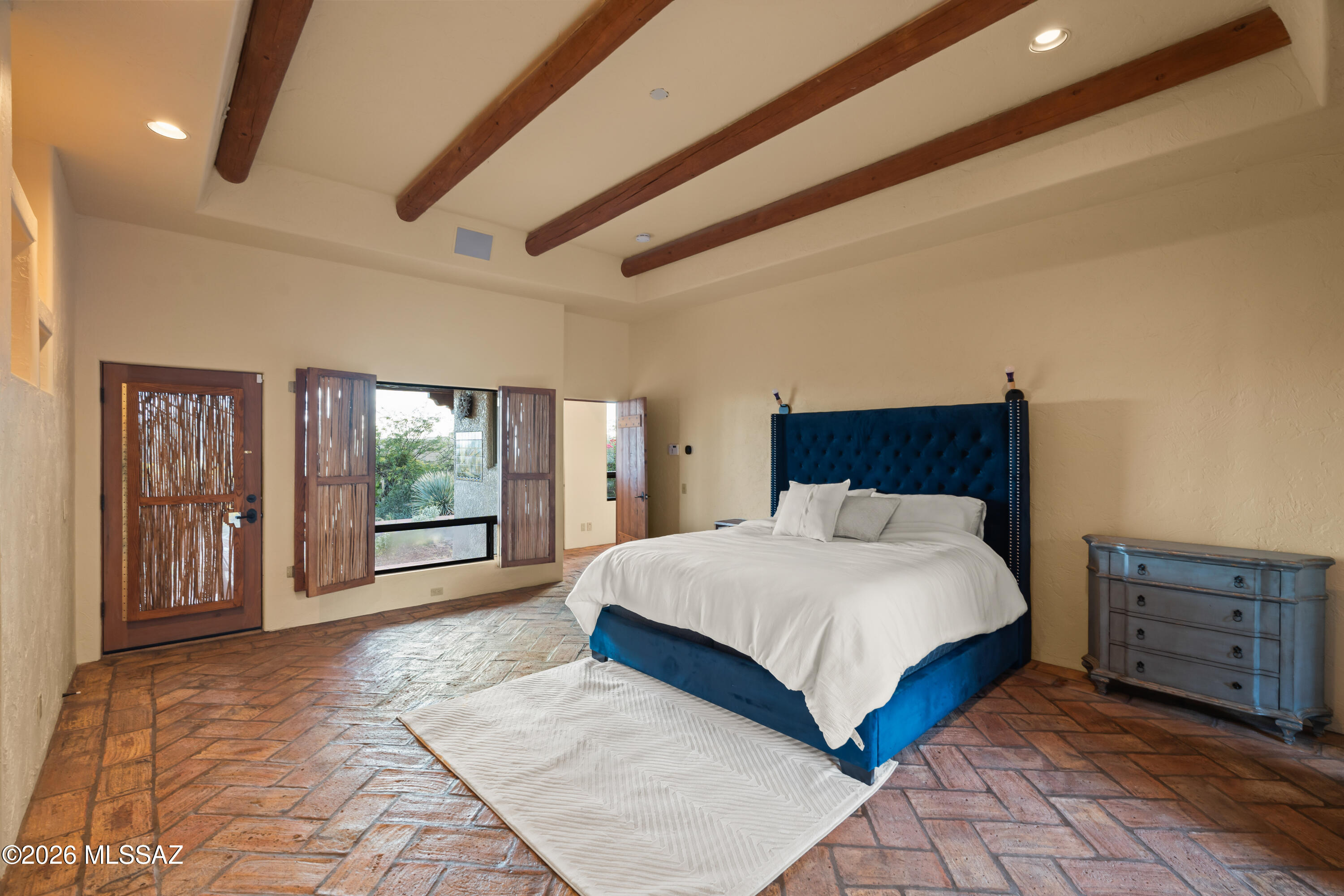 6290 E Placita El Vuelo