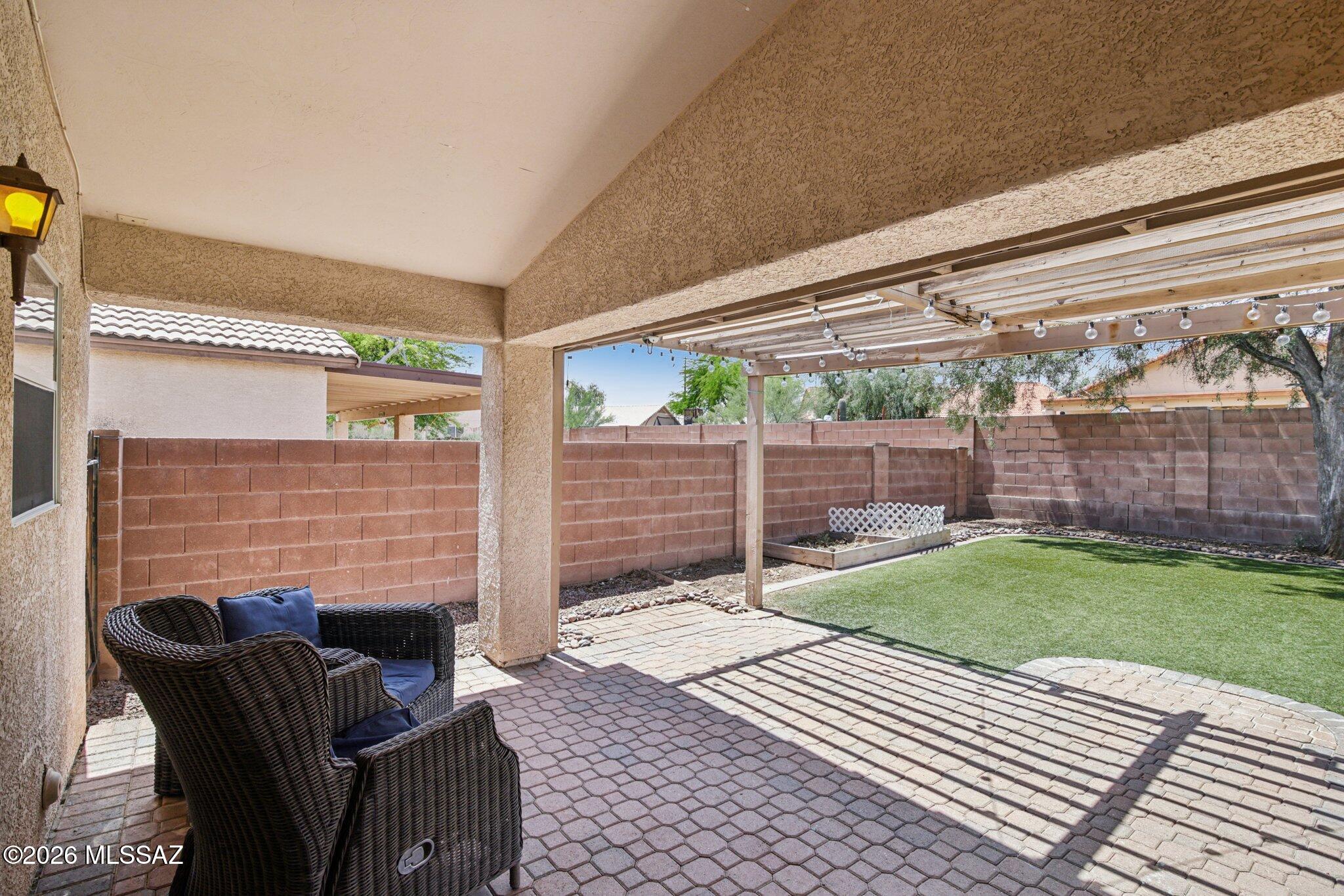 2395 W Silverbell Oasis Way