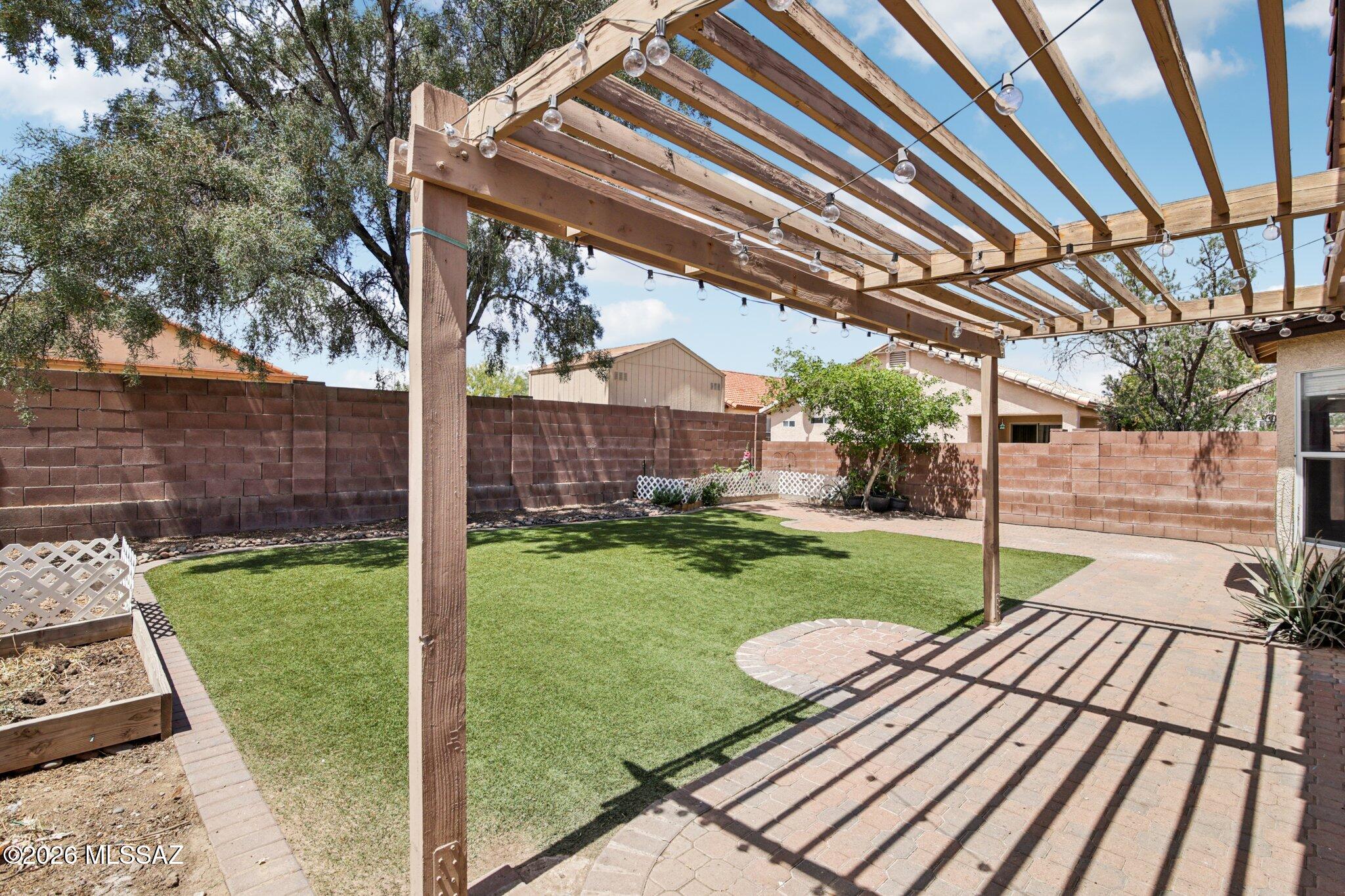 2395 W Silverbell Oasis Way