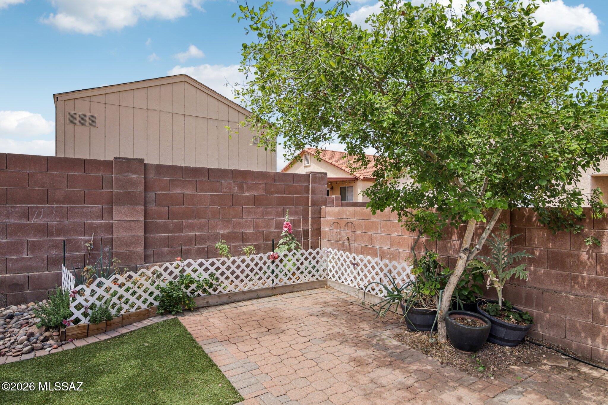 2395 W Silverbell Oasis Way