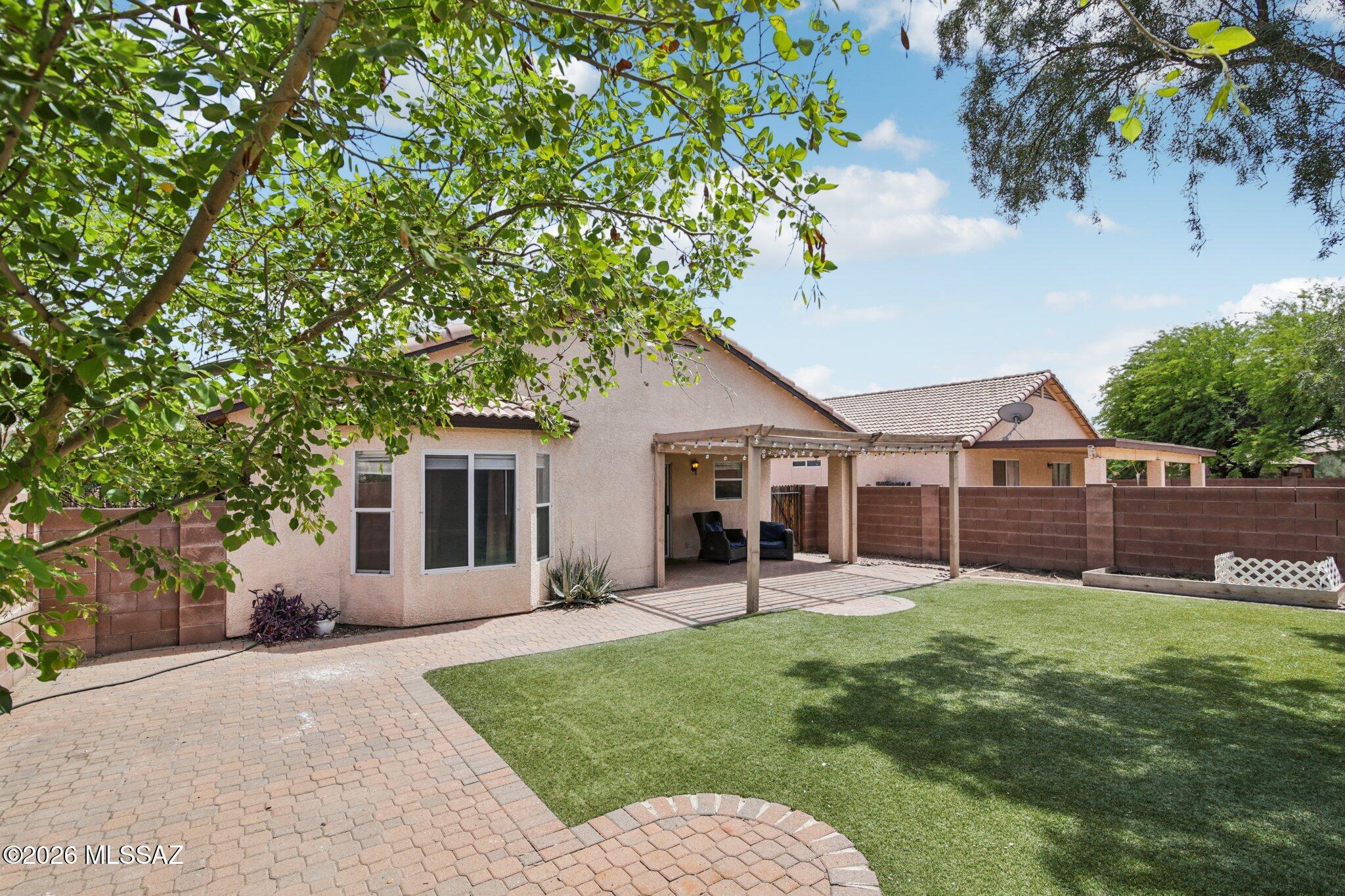 2395 W Silverbell Oasis Way
