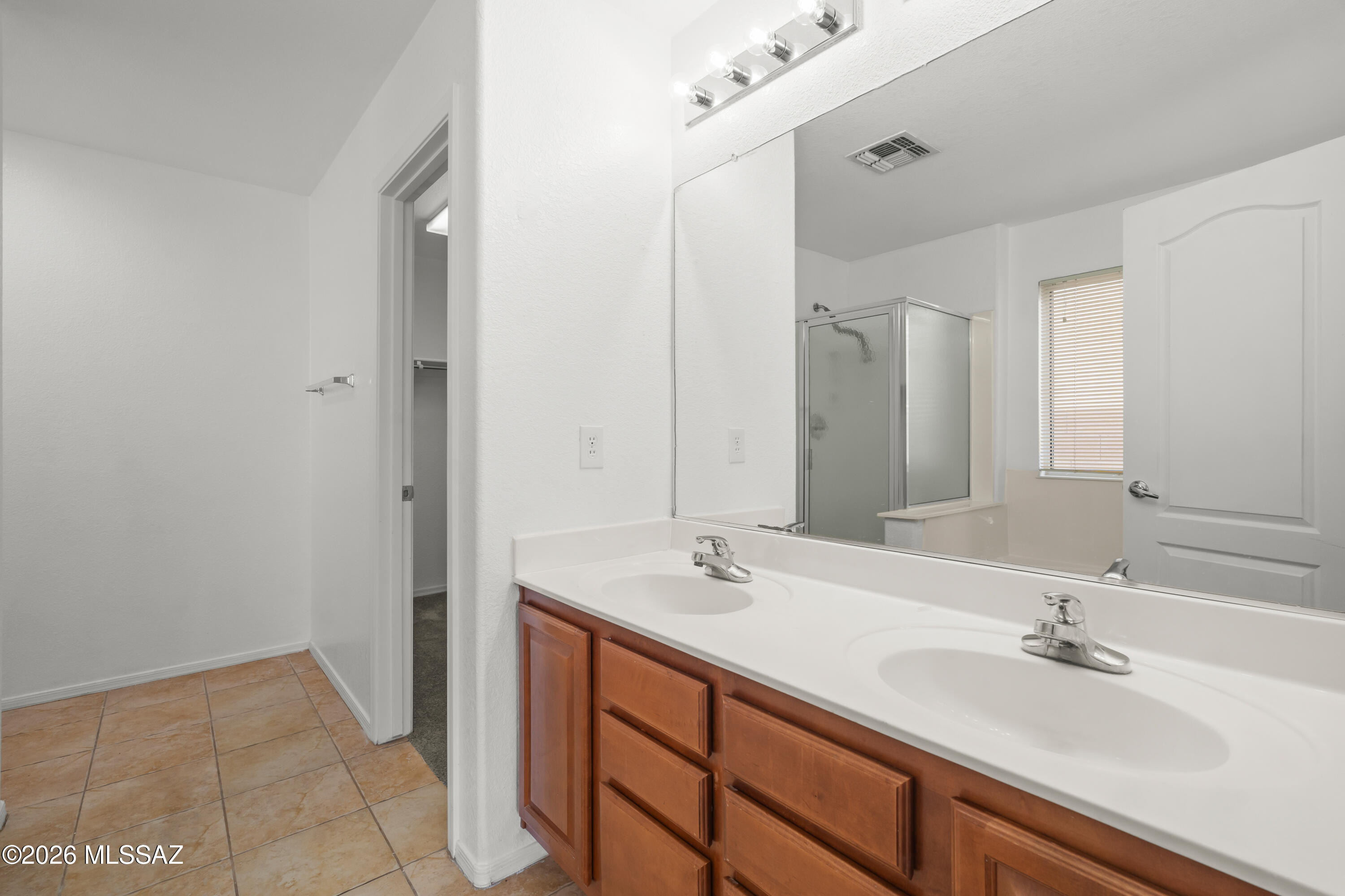 475 W Calle La Bolita