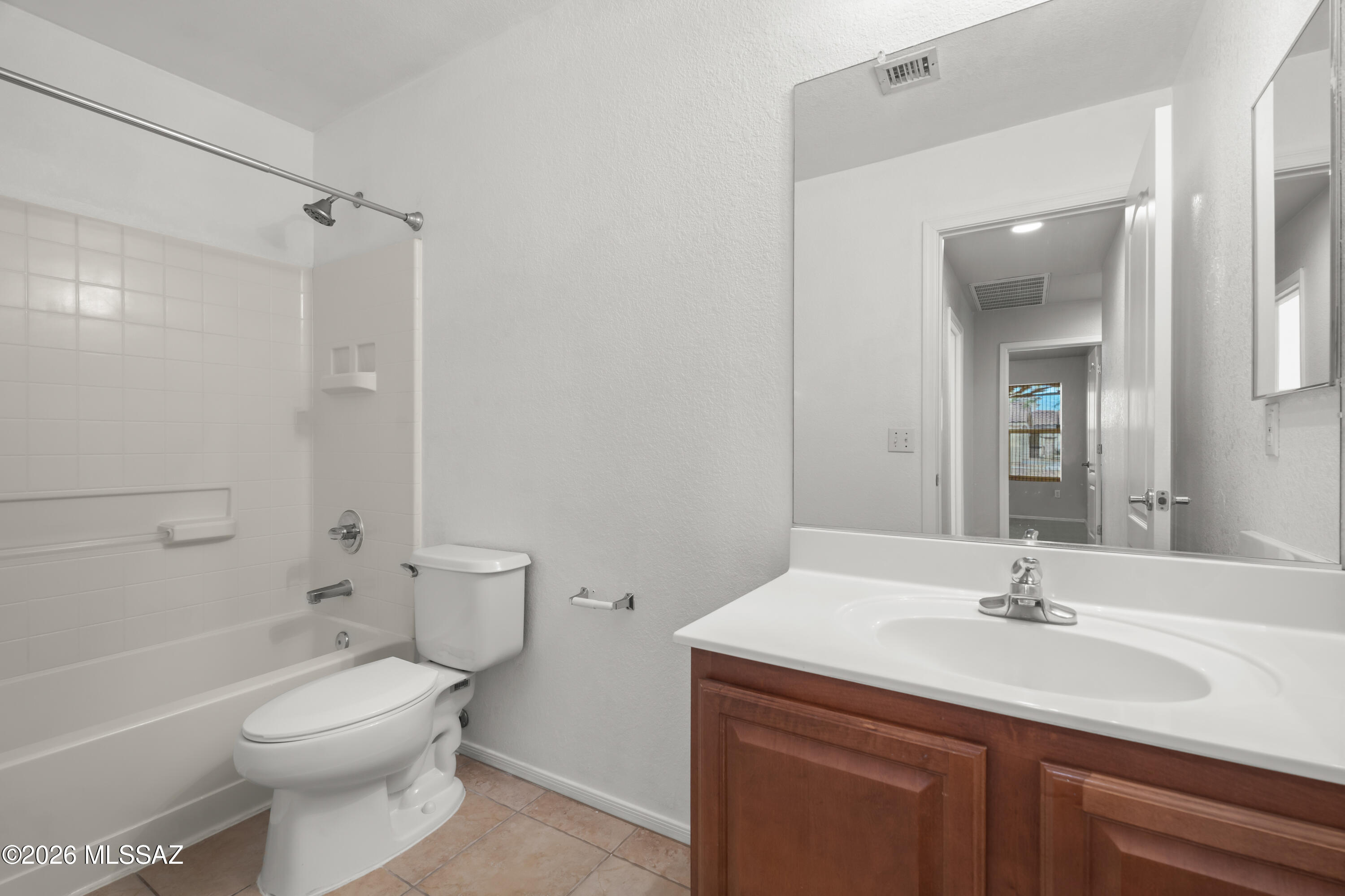 475 W Calle La Bolita