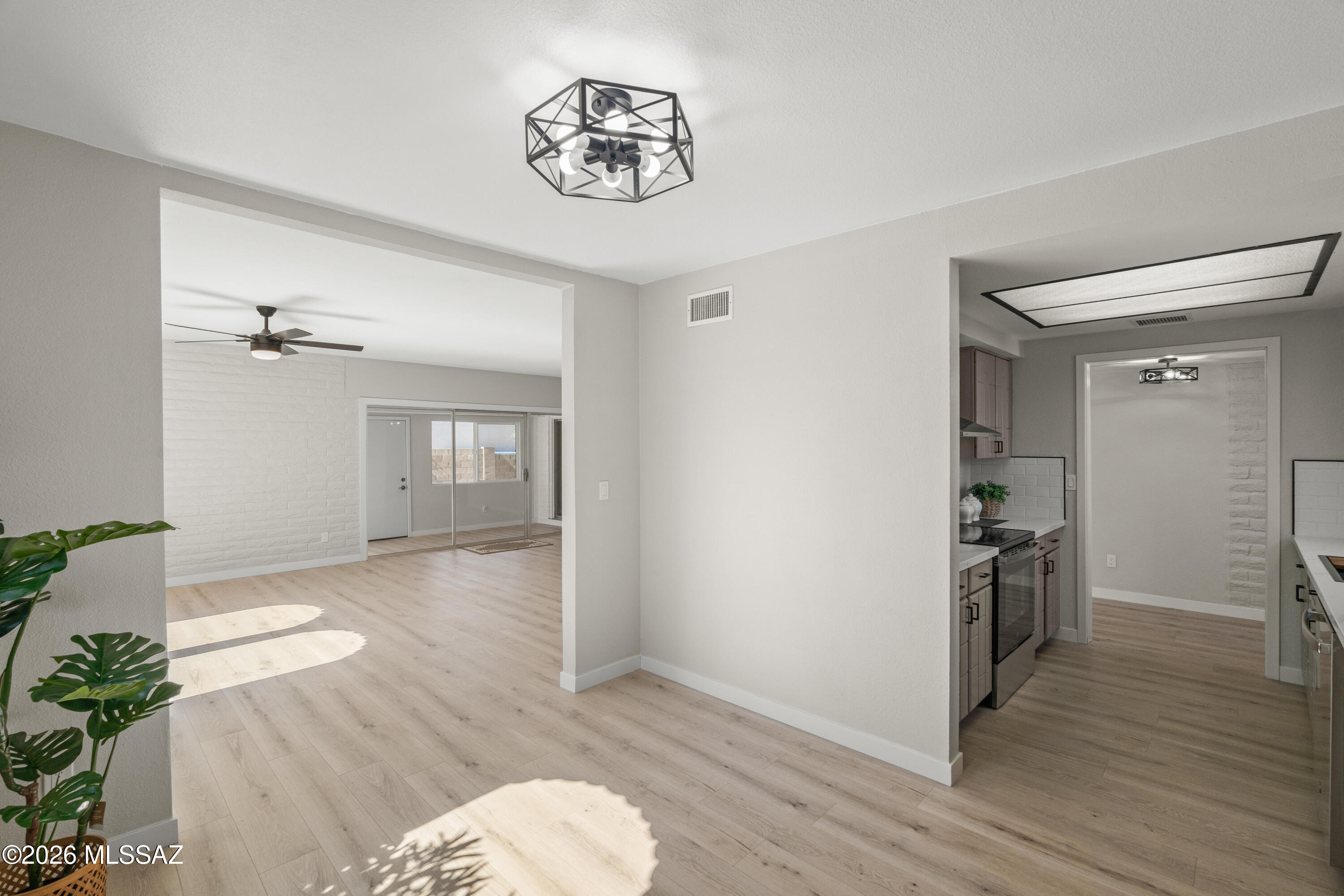 121 W Vista Grande Drive