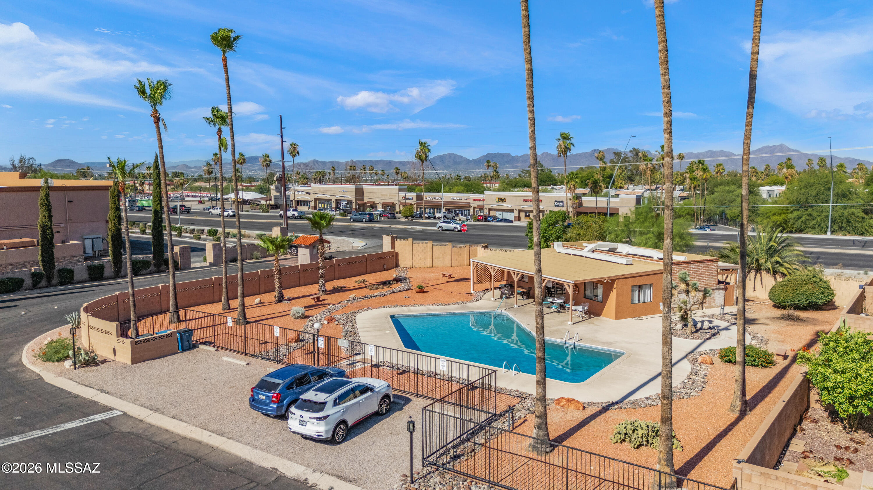121 W Vista Grande Drive