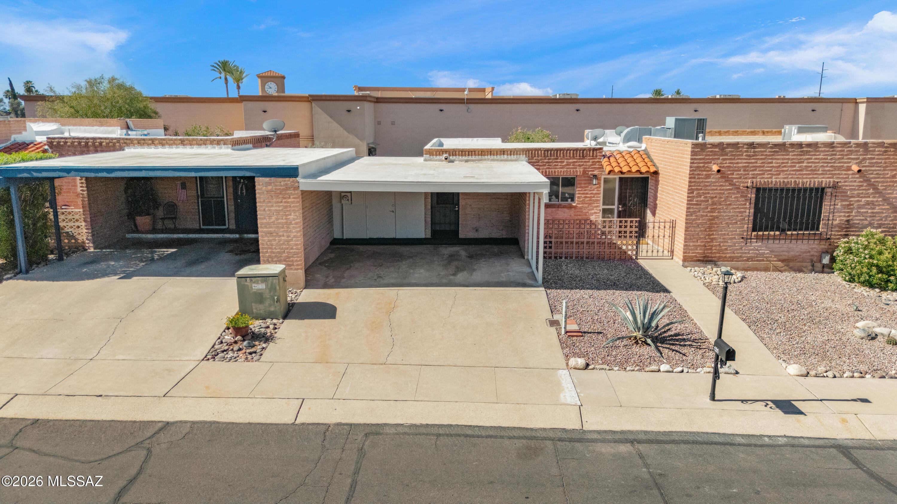 121 W Vista Grande Drive