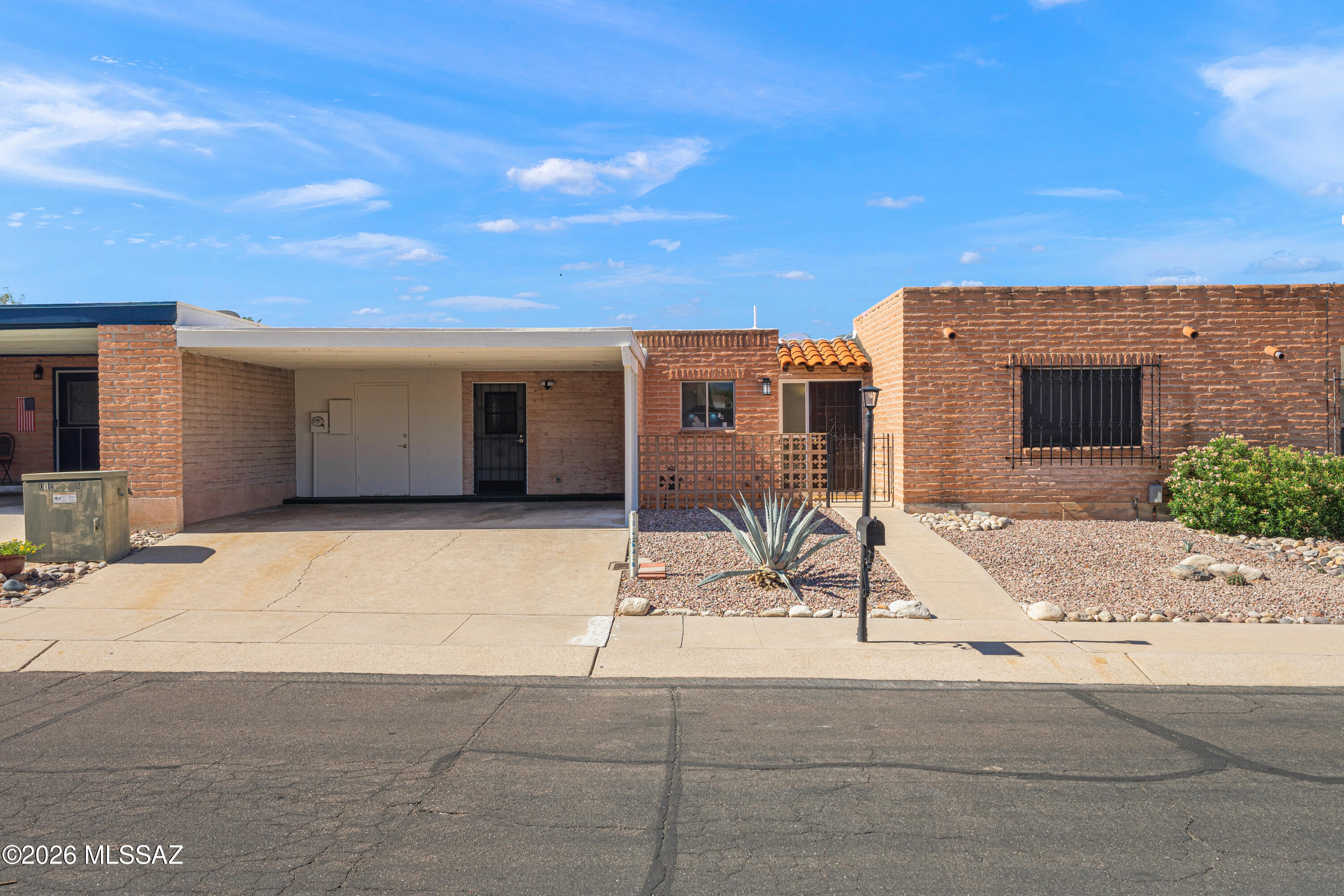 121 W Vista Grande Drive
