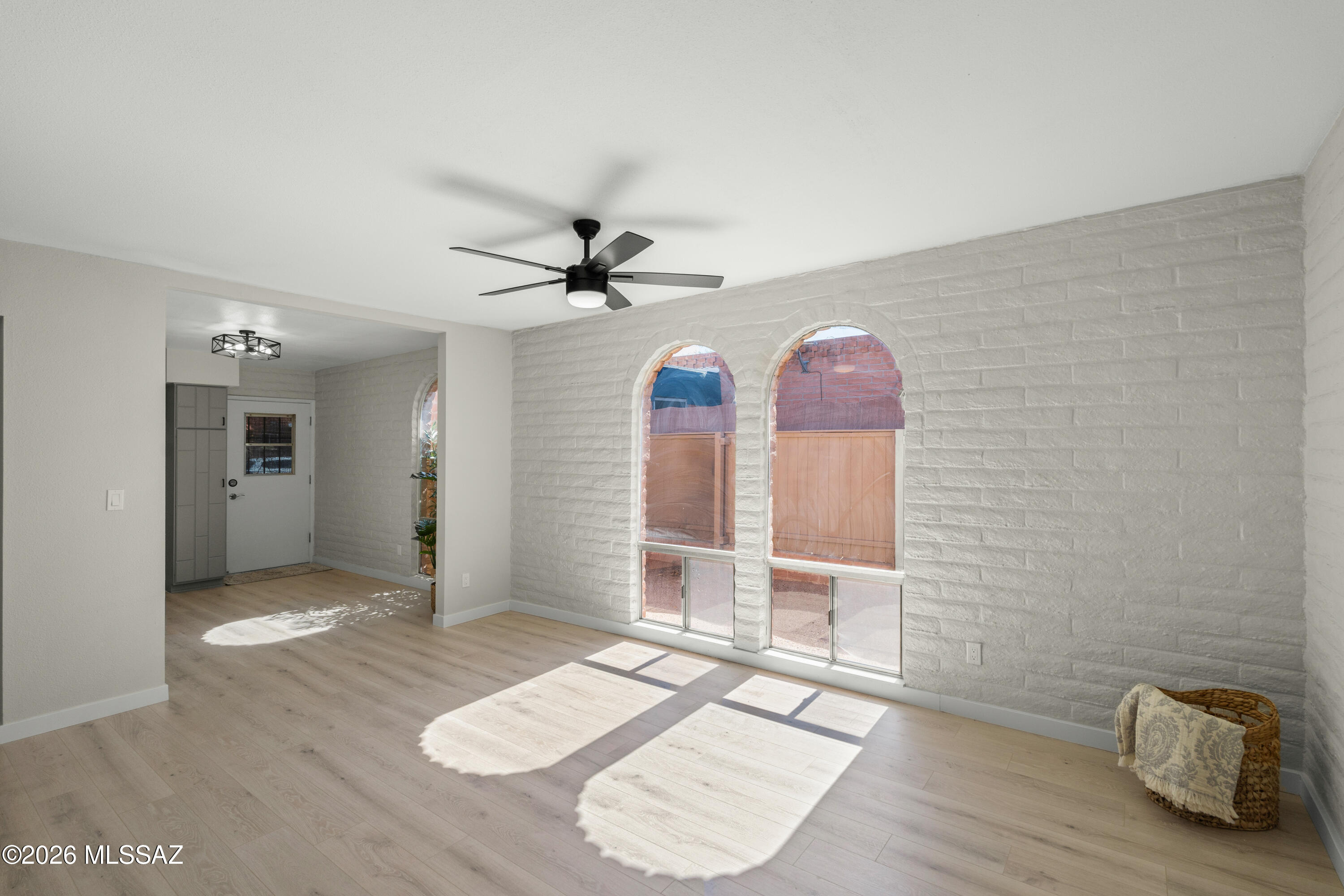 121 W Vista Grande Drive