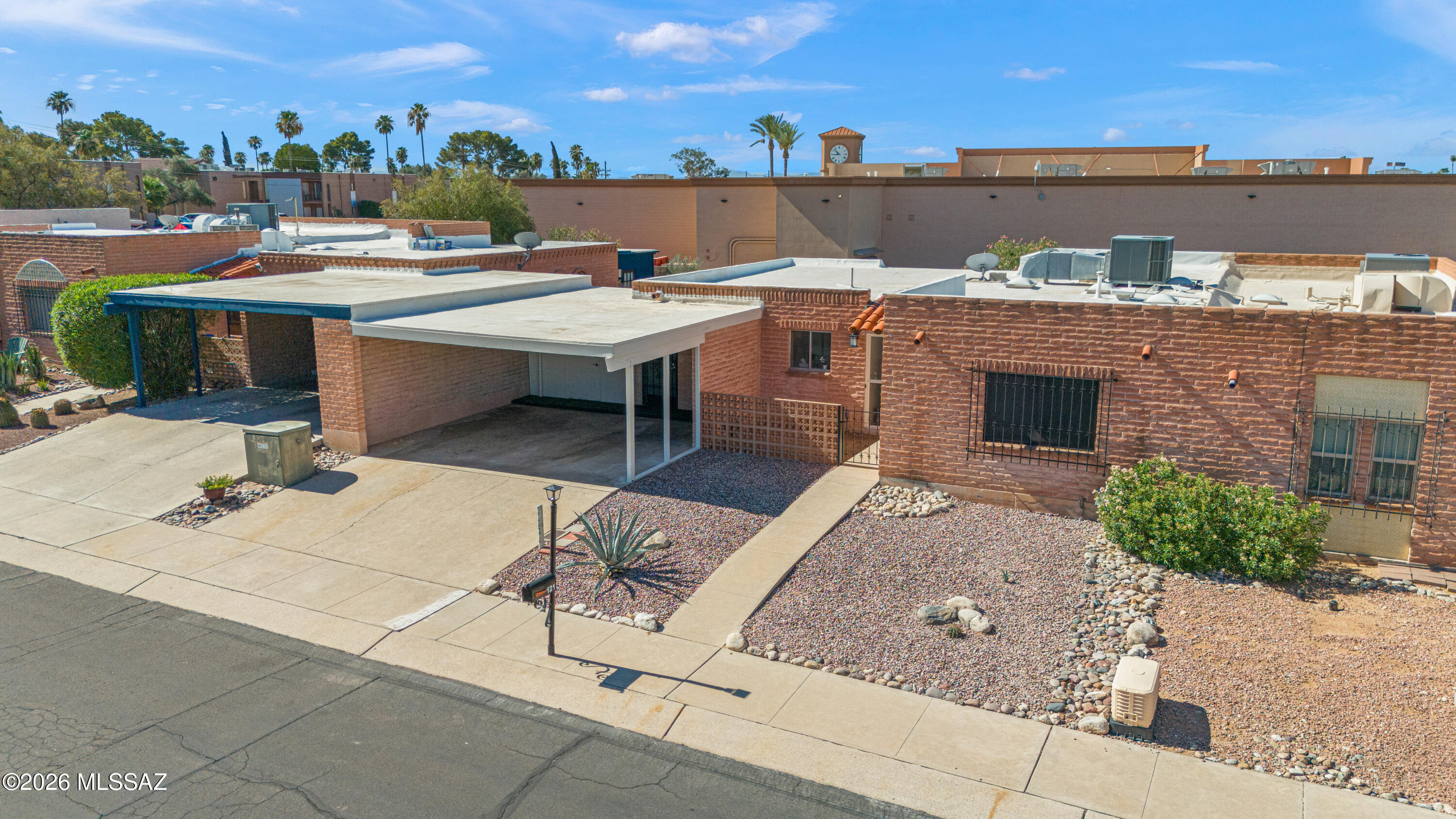121 W Vista Grande Drive