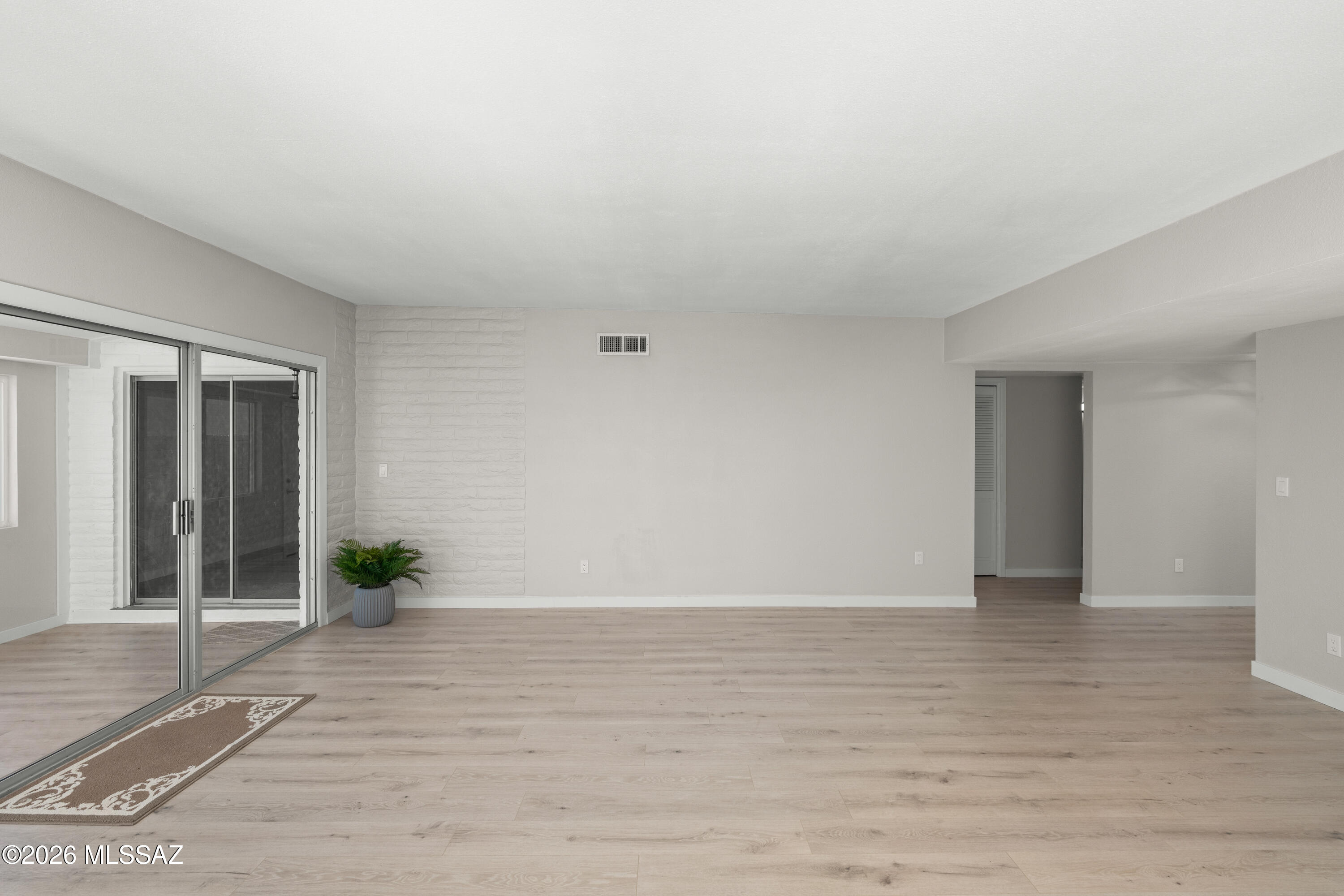 121 W Vista Grande Drive