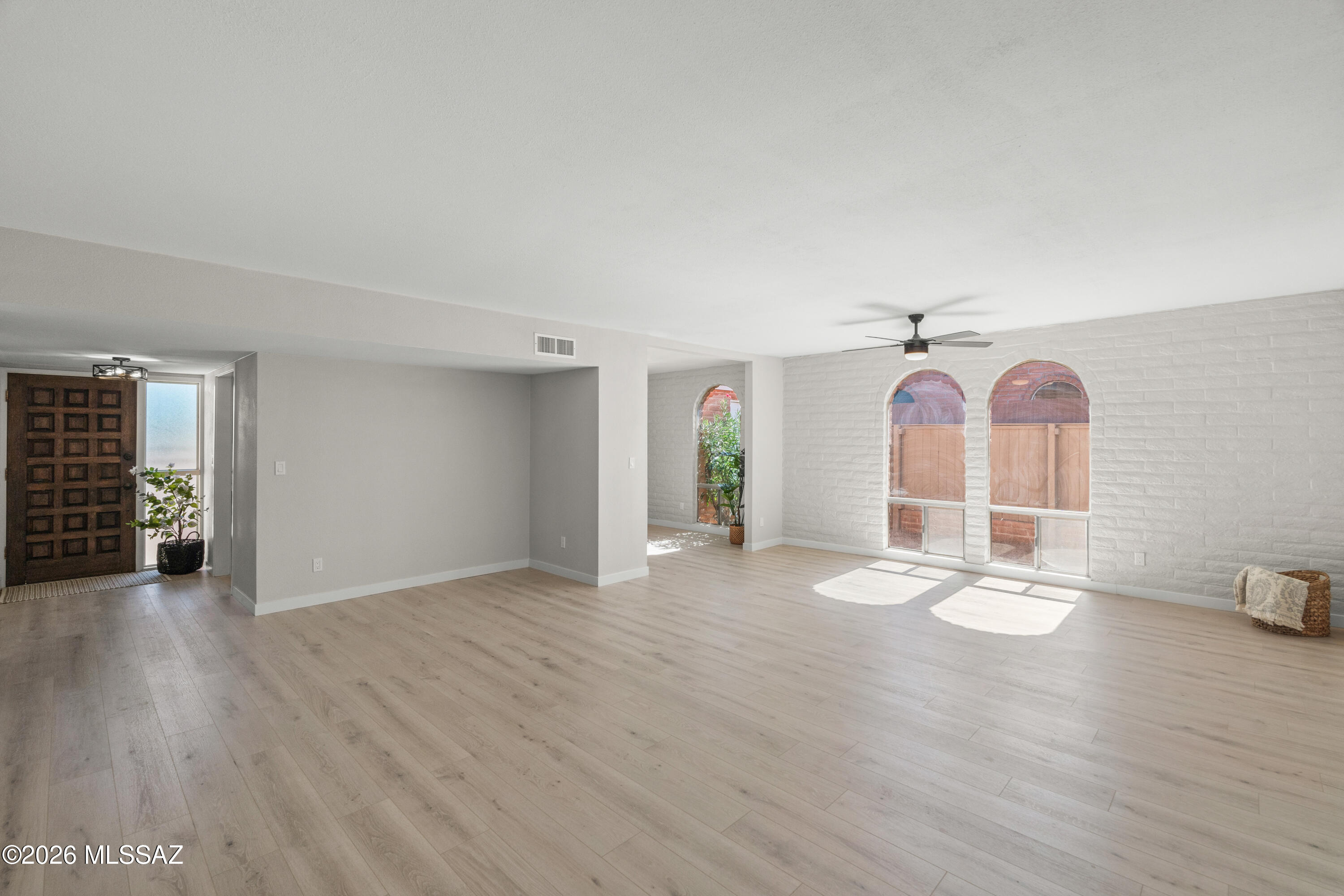 121 W Vista Grande Drive